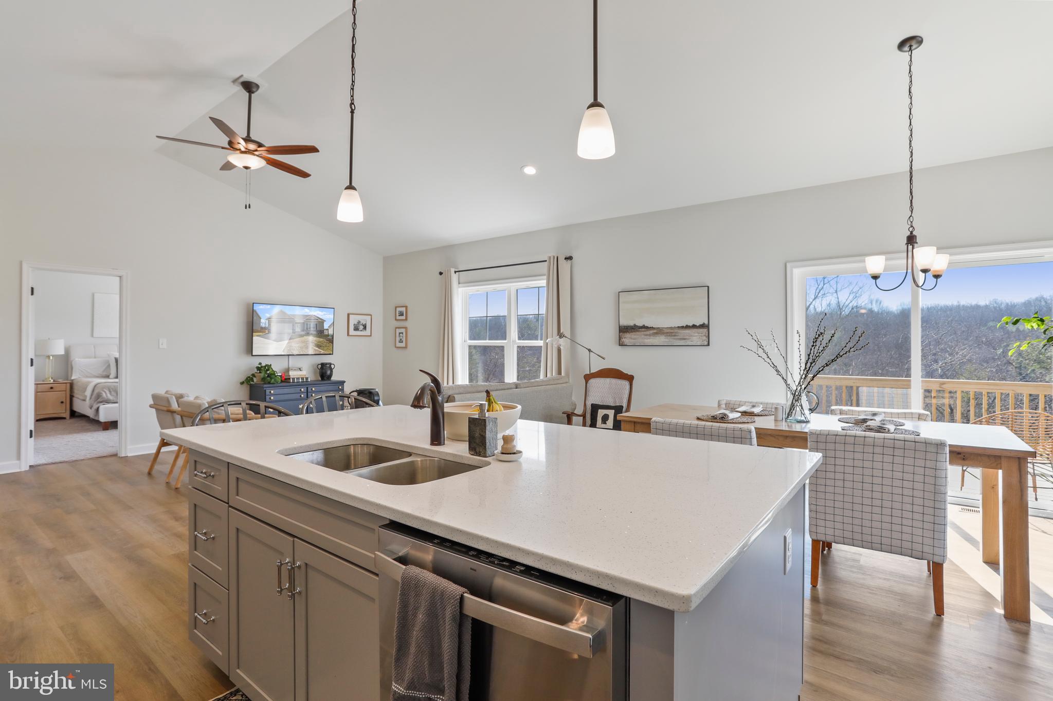 MIDDLE CREEK VISTAS - Residential