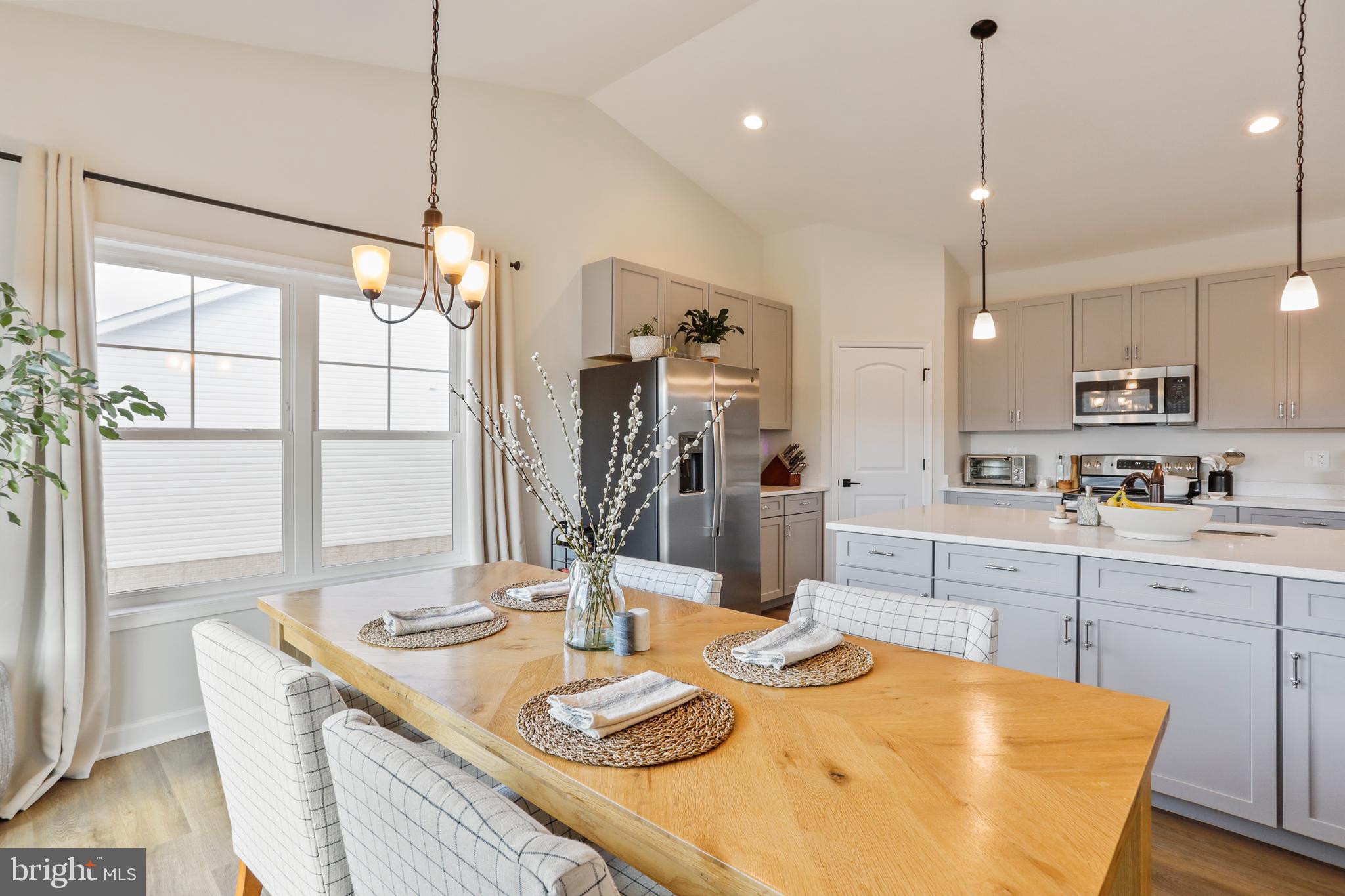 MIDDLE CREEK VISTAS - Residential