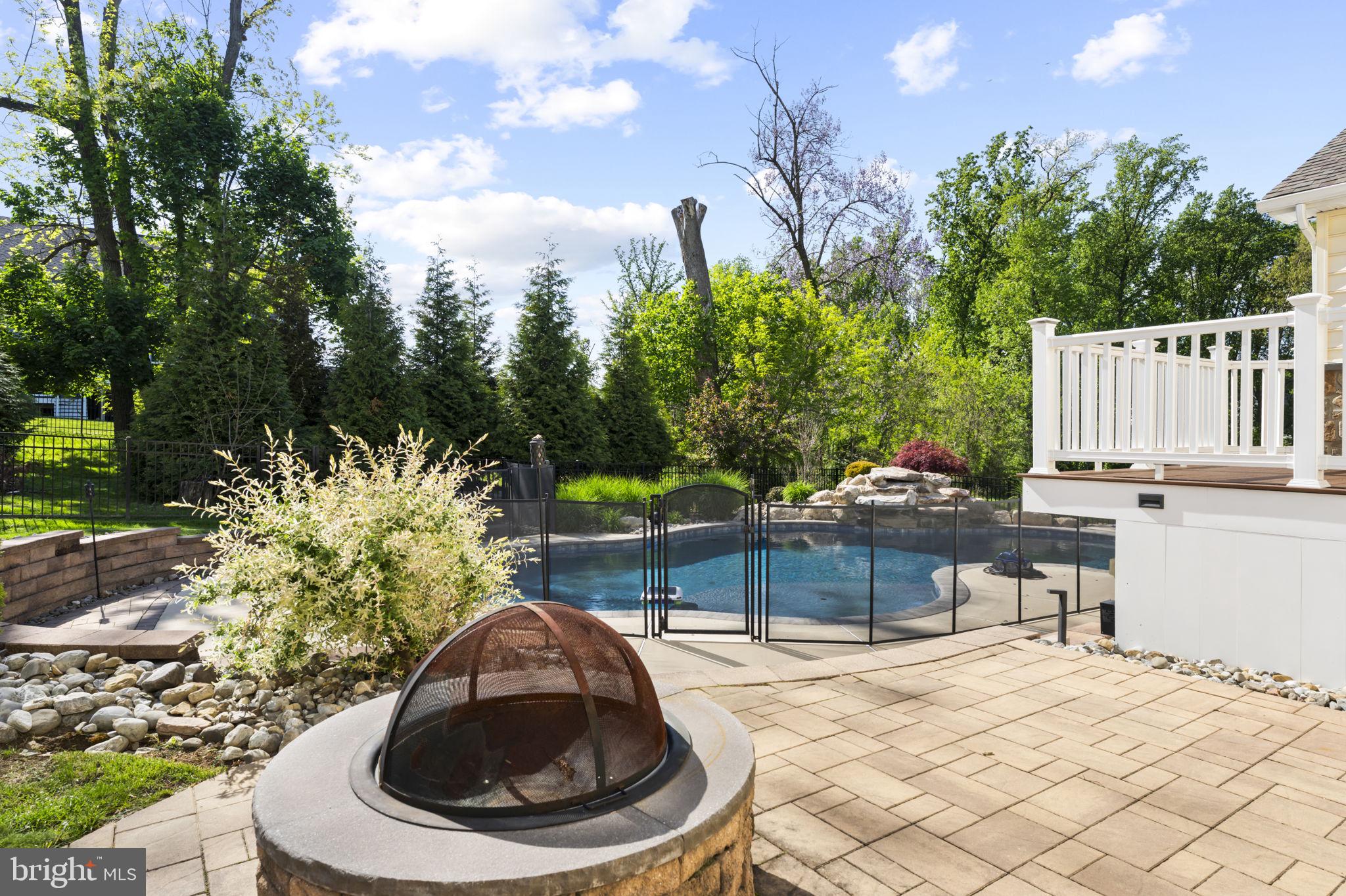 HILLS OF LONDON GROV - Residential