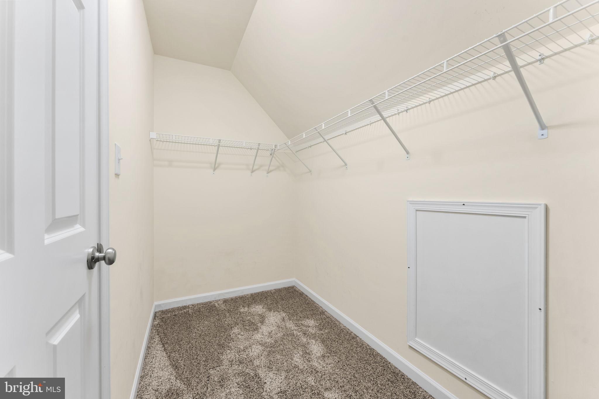 HILLS OF LONDON GROV - Residential