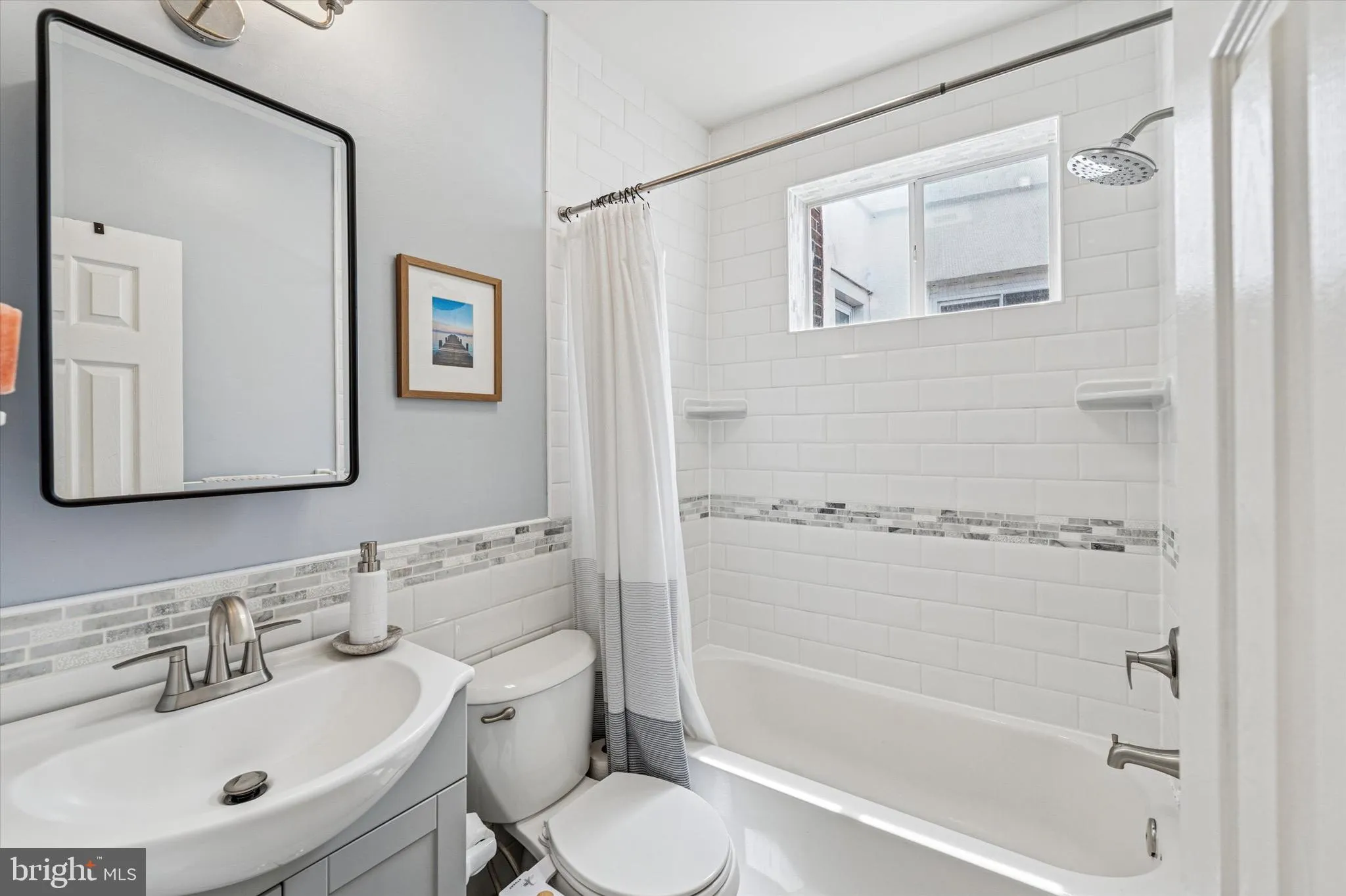 Philadelphia, Pennsylvania 19134, United States, 3 Bedrooms Bedrooms, ,2 BathroomsBathrooms,Residential,Pending,139905