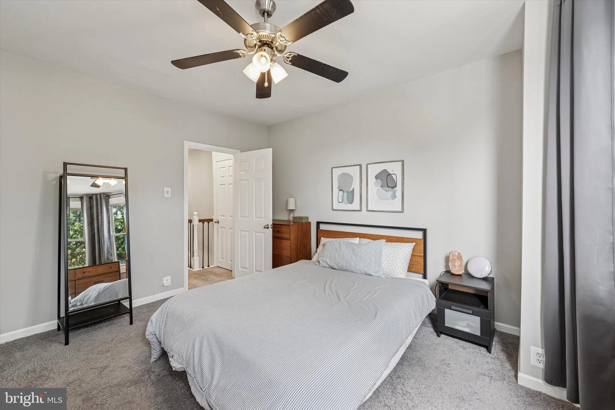 Philadelphia, Pennsylvania 19134, United States, 3 Bedrooms Bedrooms, ,2 BathroomsBathrooms,Residential,Pending,139905