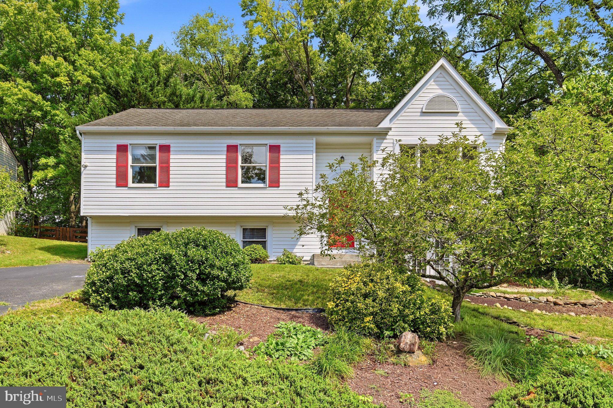 300 PEMBRIDGE DRIVE