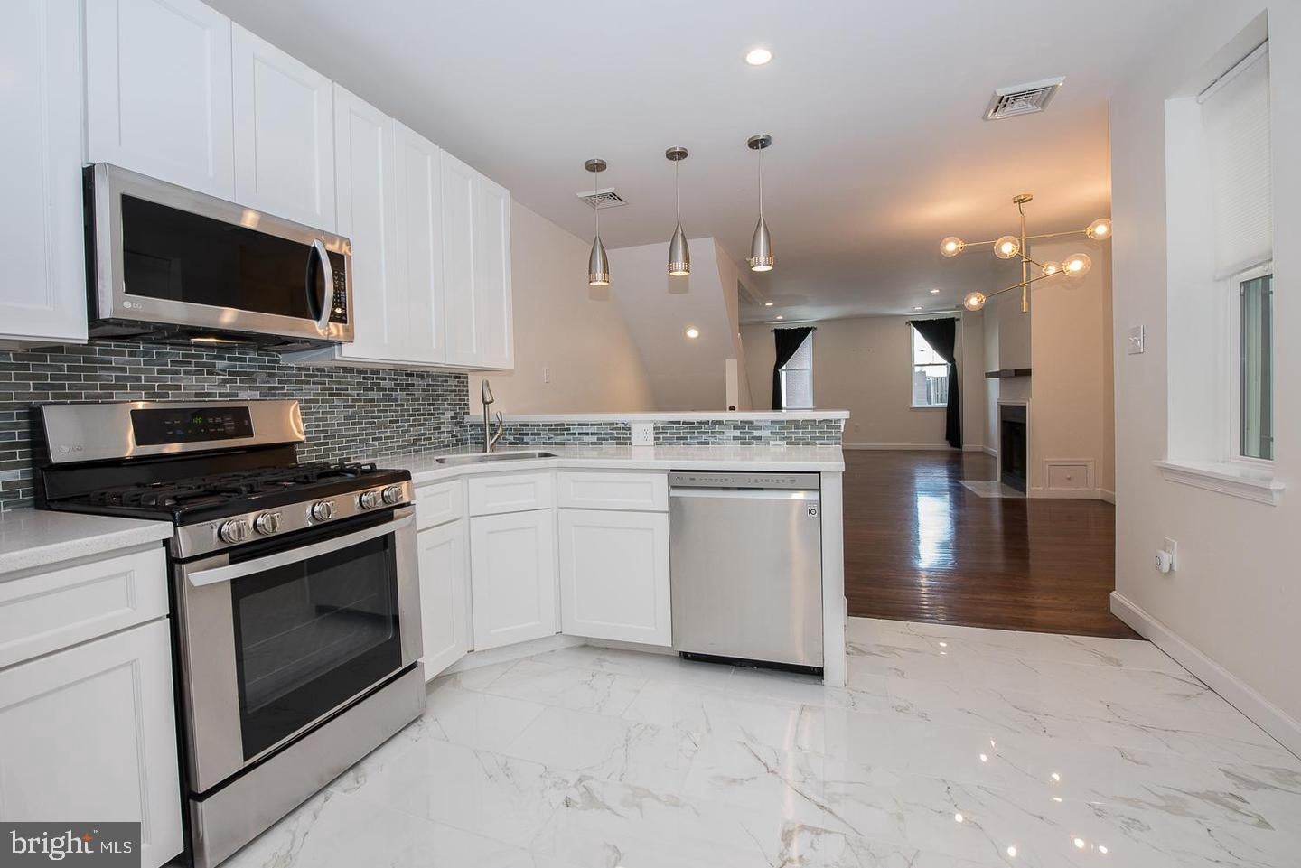531 S 17TH STREET #2 - SECOND FLOOR