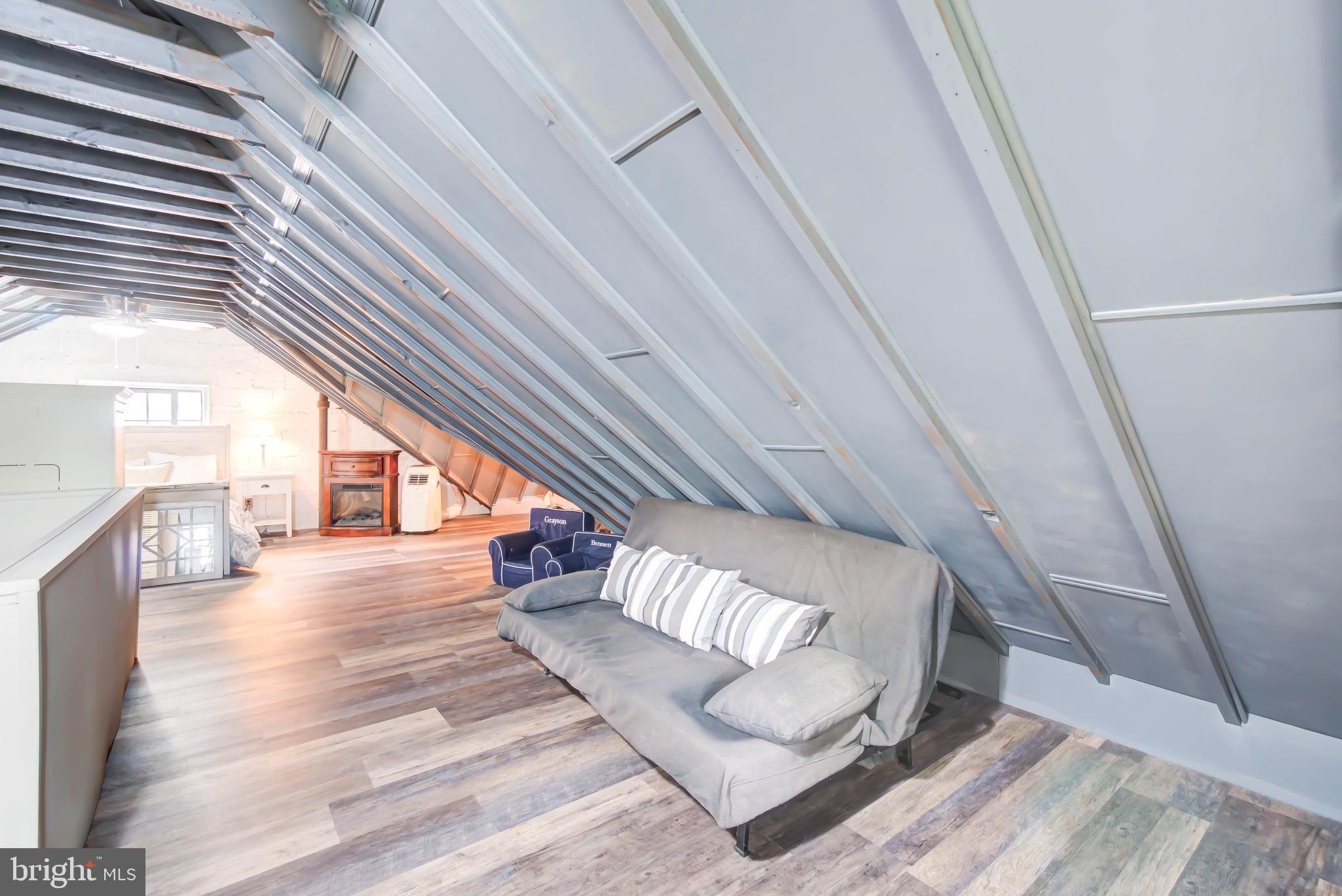 INDIAN SPRING HILLS - Residential