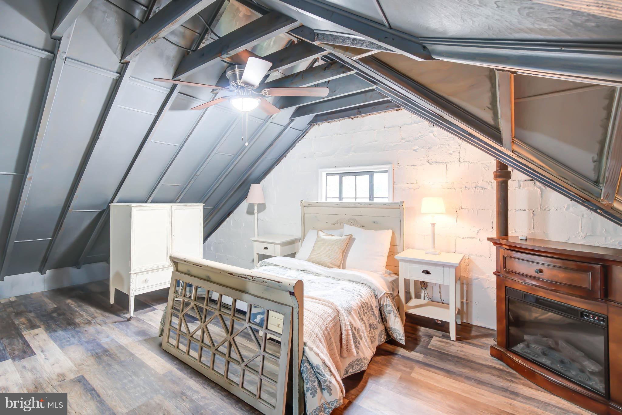 INDIAN SPRING HILLS - Residential