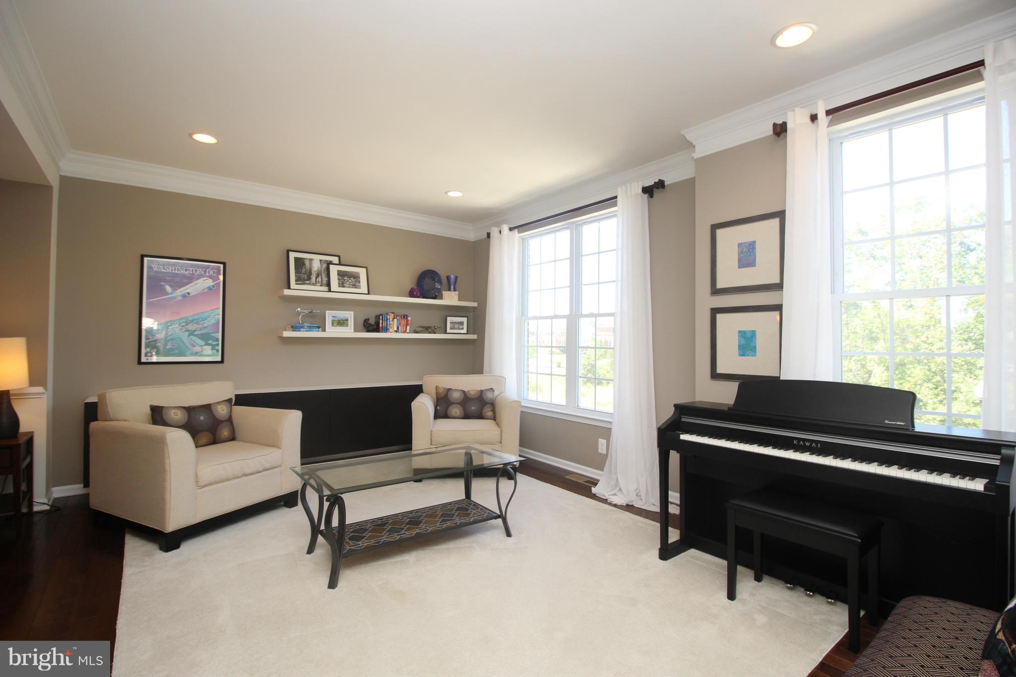 SOUTH RIDING - Residential