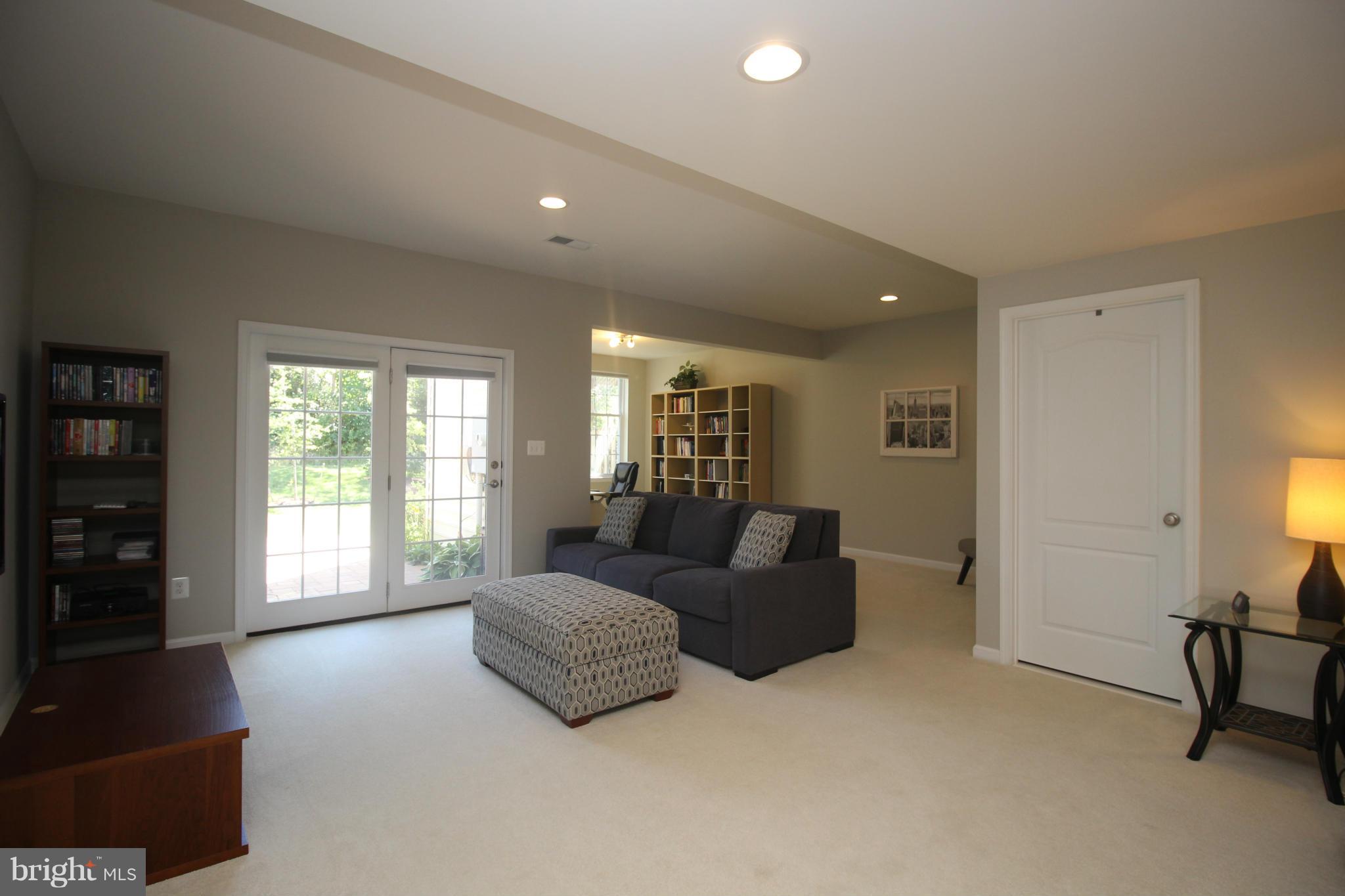 SOUTH RIDING - Residential