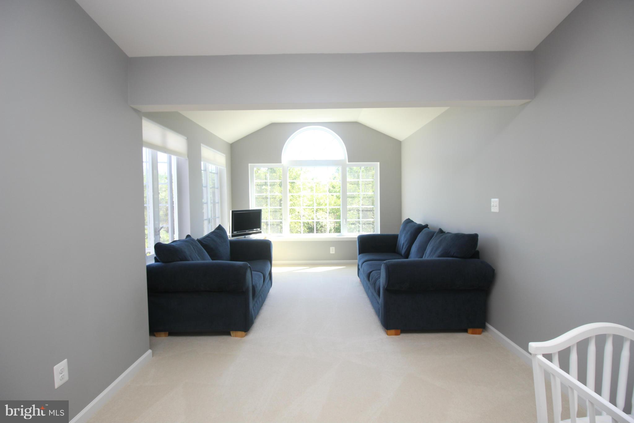 SOUTH RIDING - Residential