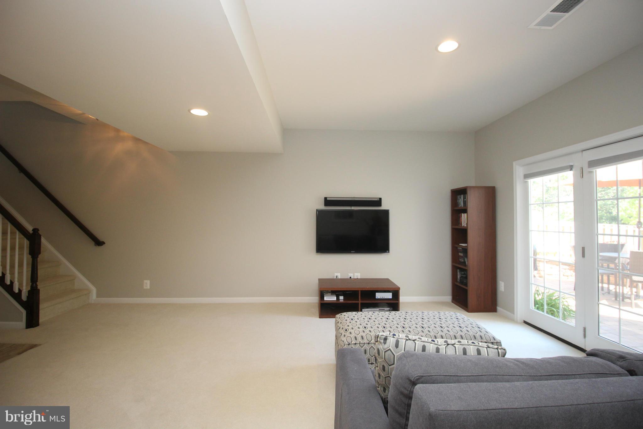 SOUTH RIDING - Residential