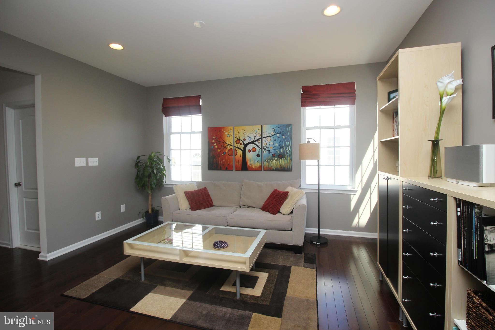 SOUTH RIDING - Residential