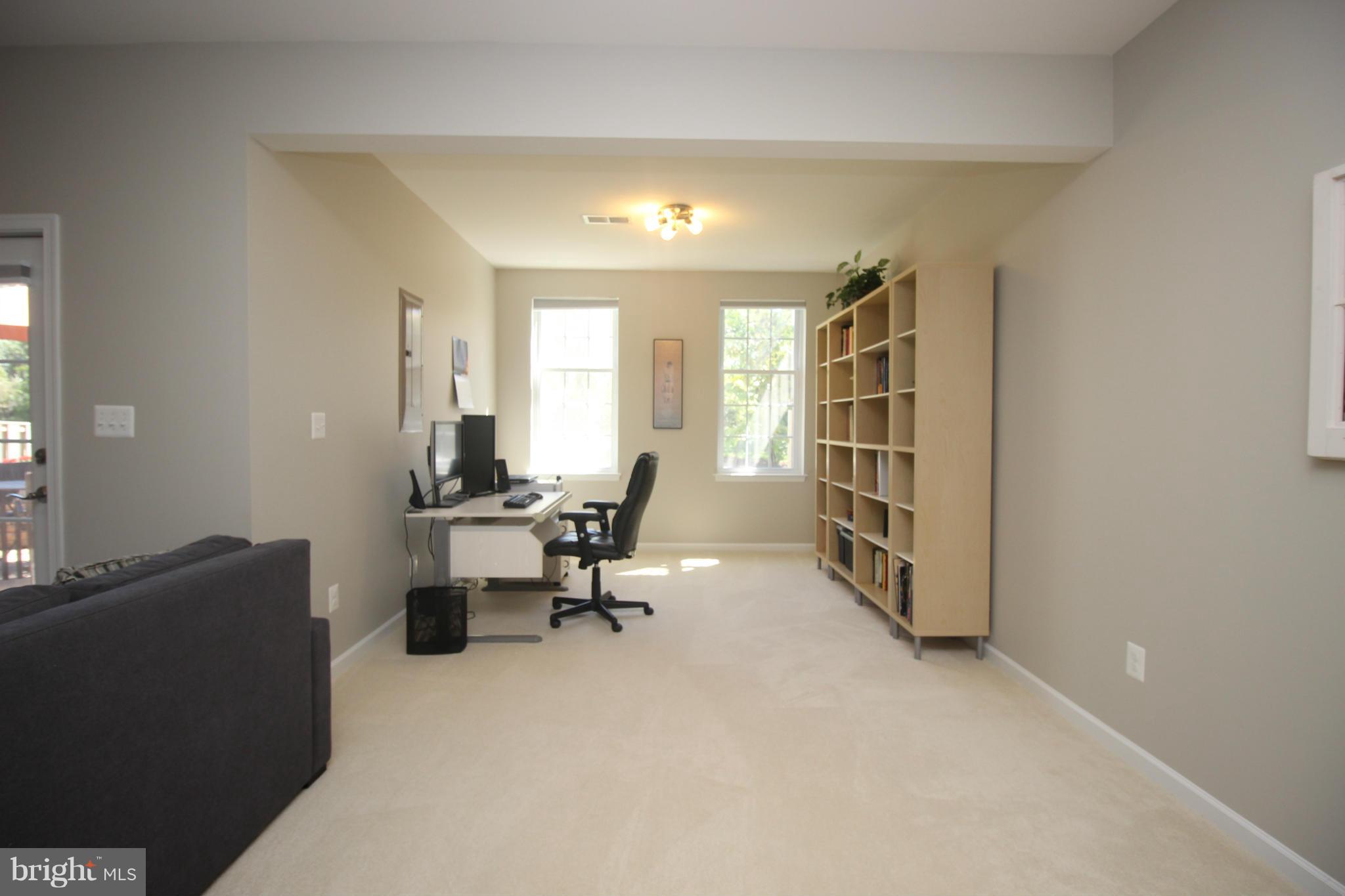 SOUTH RIDING - Residential