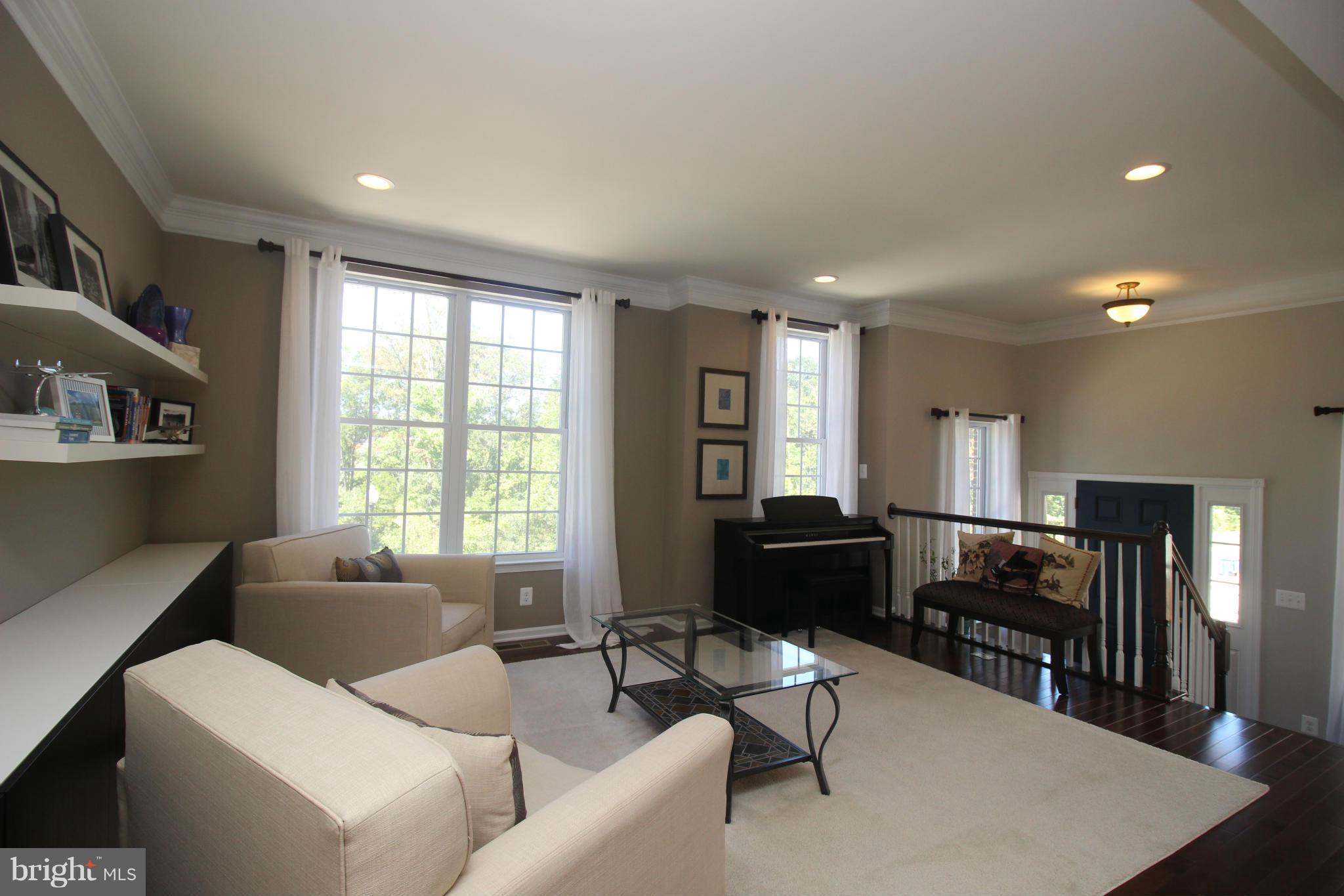 SOUTH RIDING - Residential