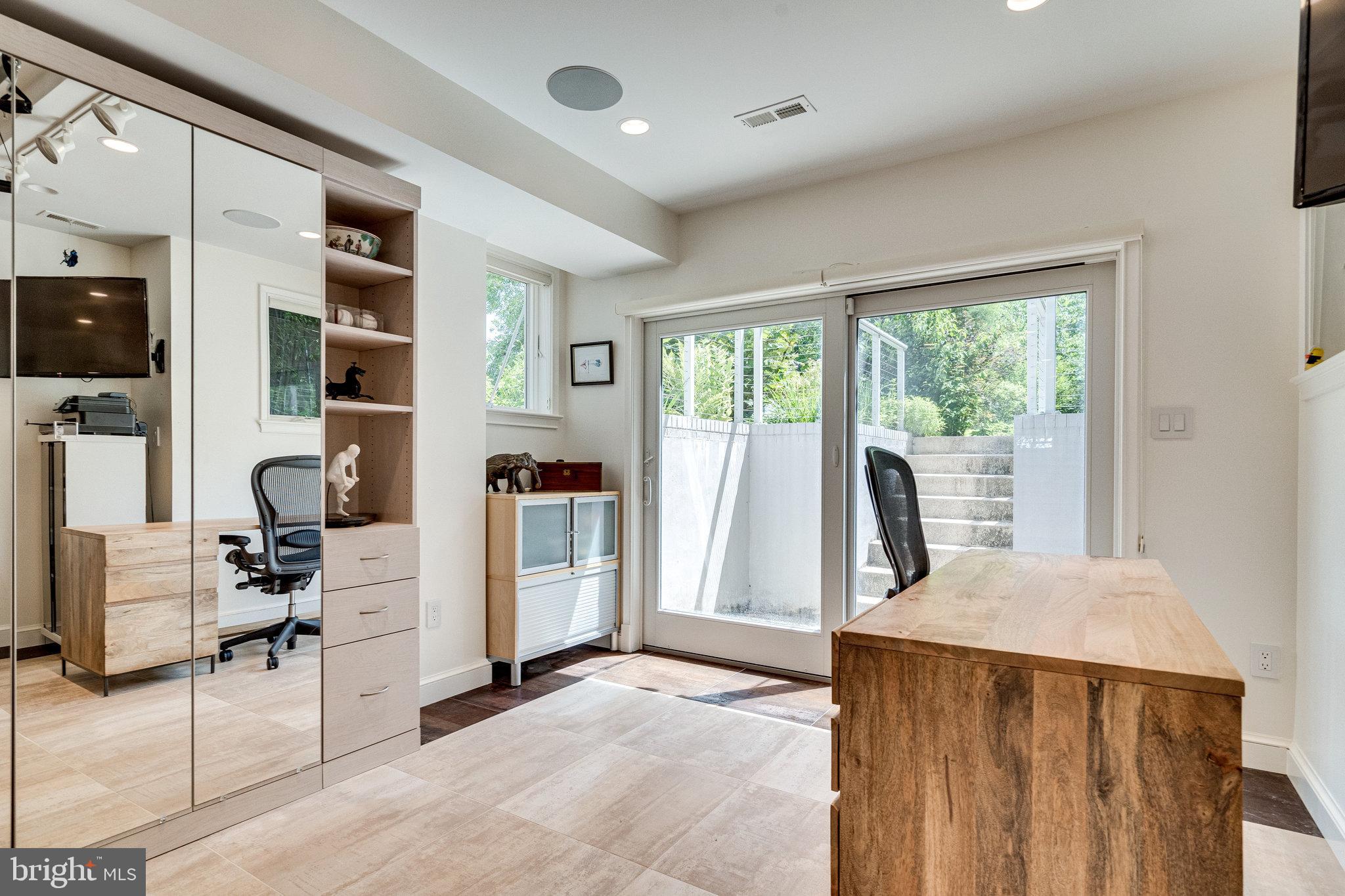 CHAPEL HILL - Residential