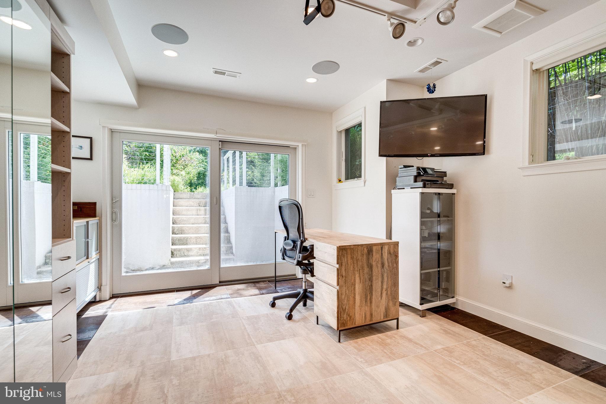 CHAPEL HILL - Residential