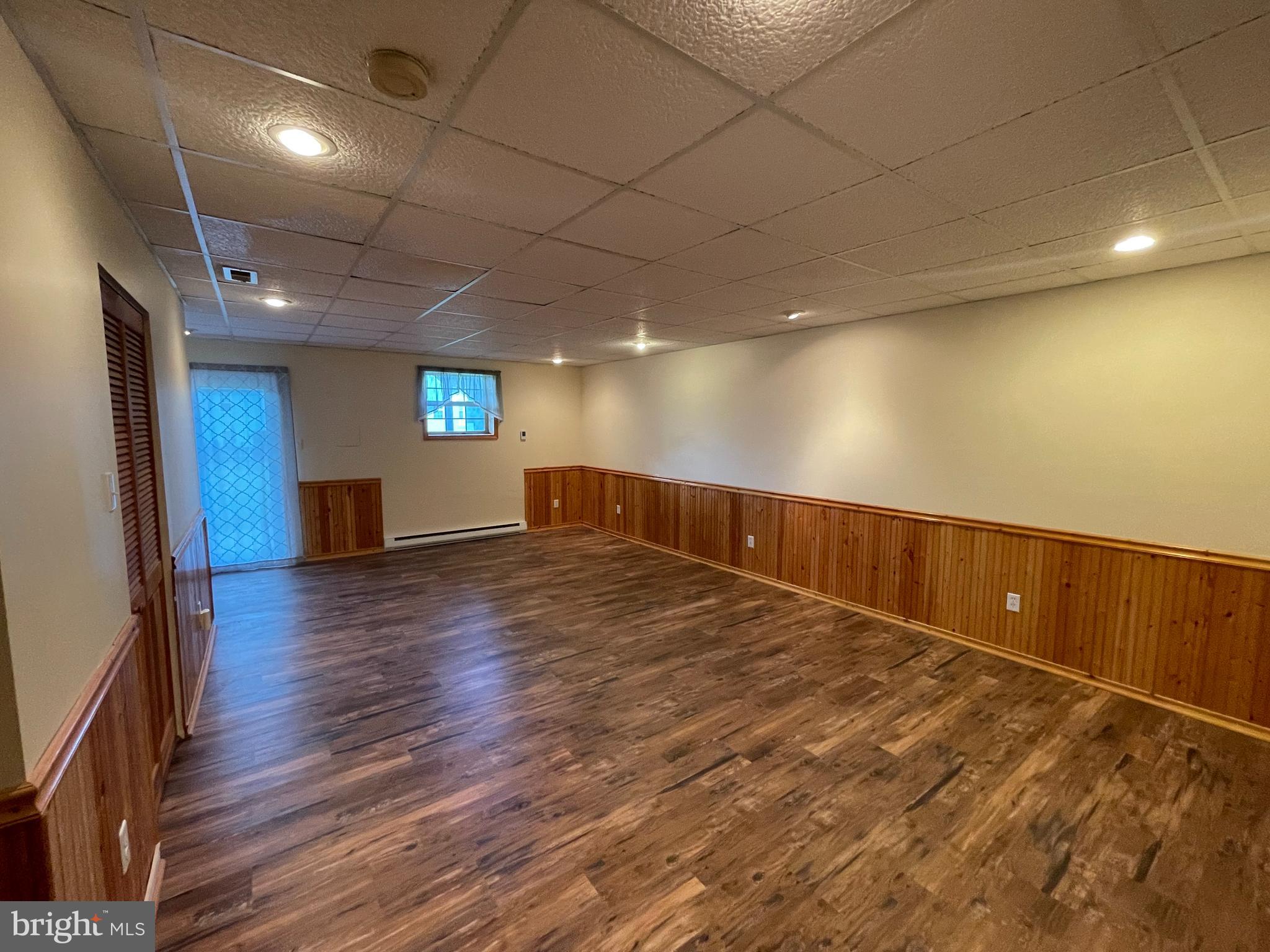 CHERRY TREE KNOLL - Residential Lease