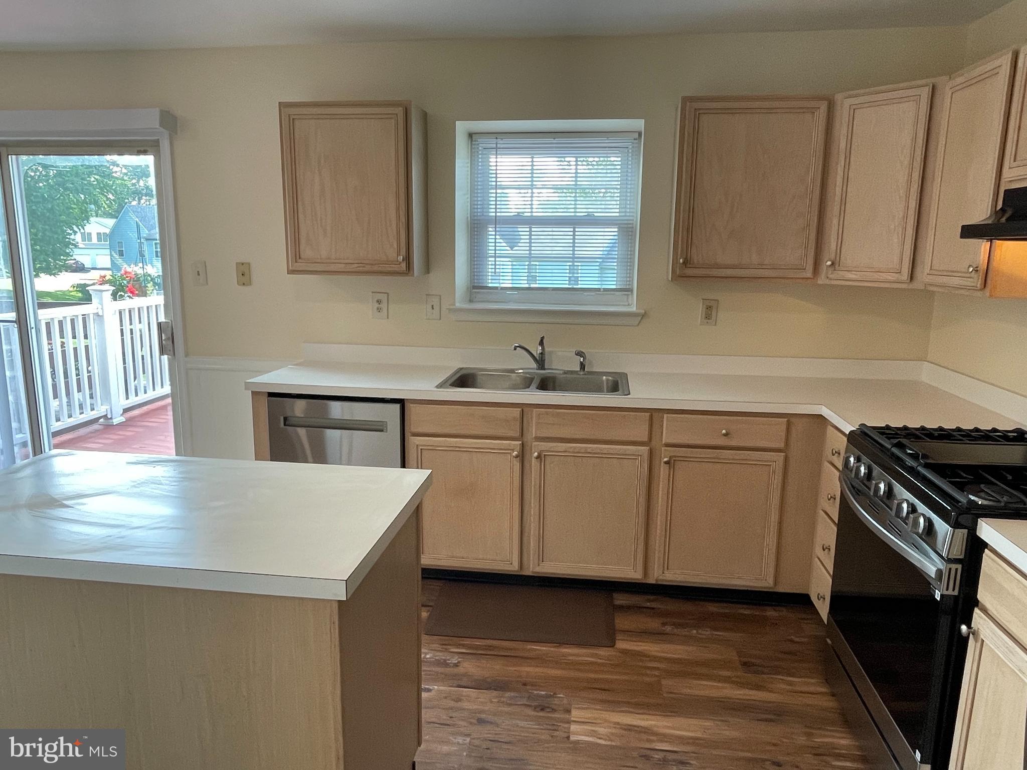 CHERRY TREE KNOLL - Residential Lease