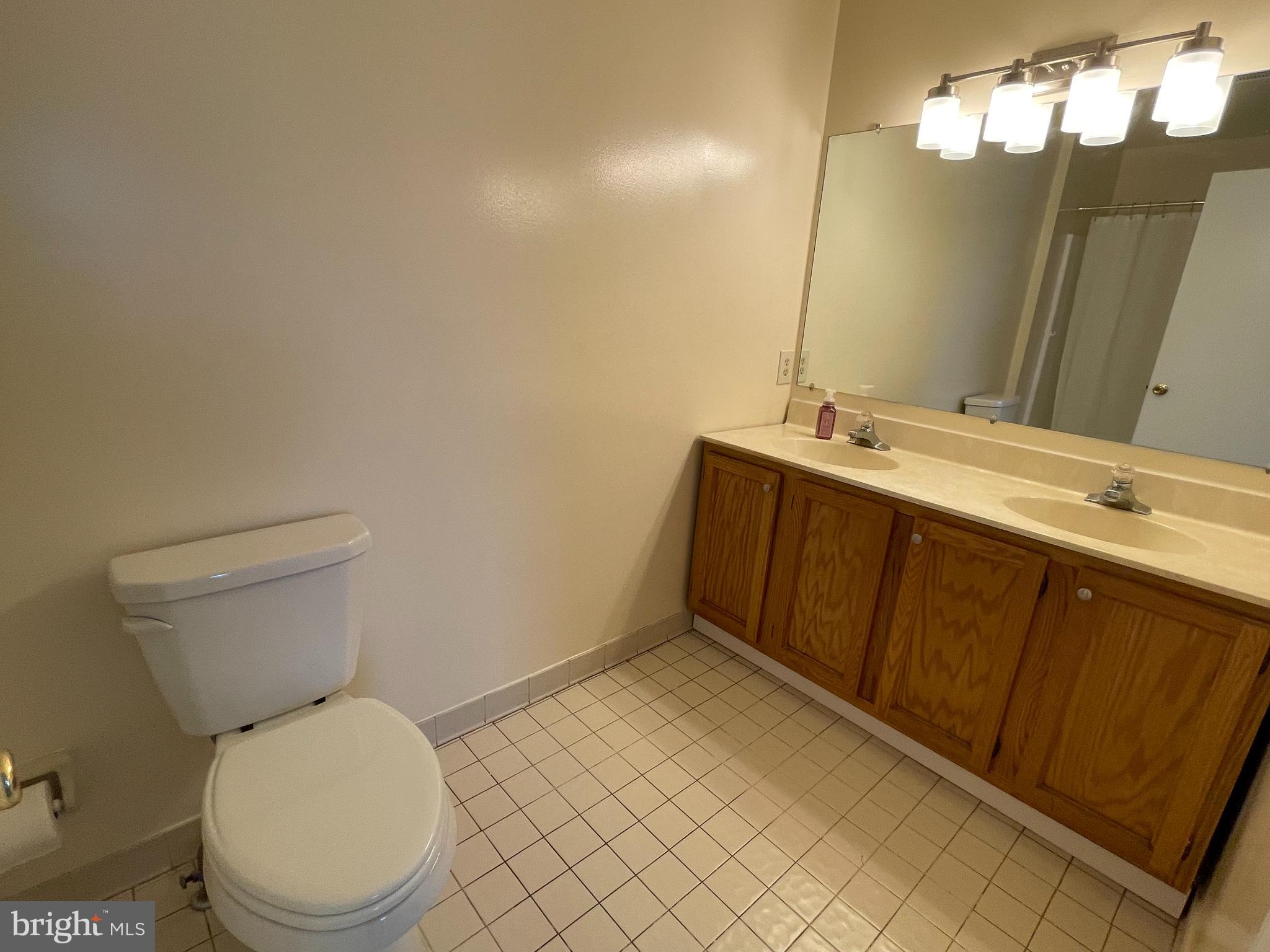 CHERRY TREE KNOLL - Residential Lease