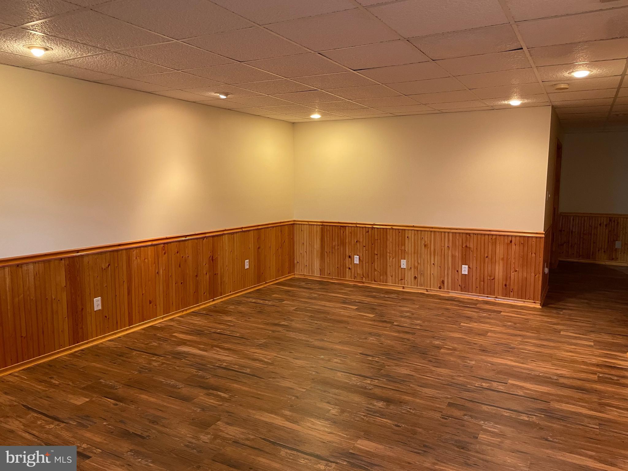 CHERRY TREE KNOLL - Residential Lease