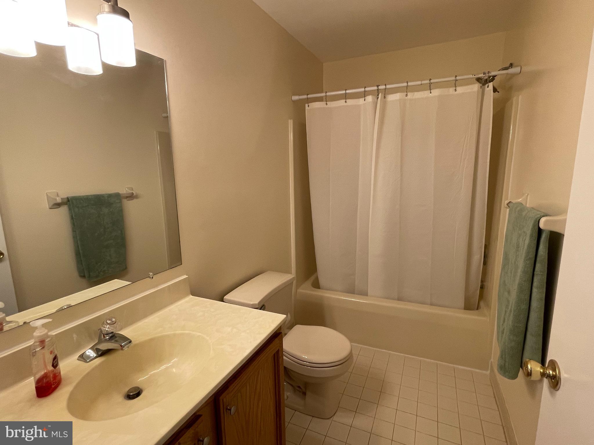 CHERRY TREE KNOLL - Residential Lease