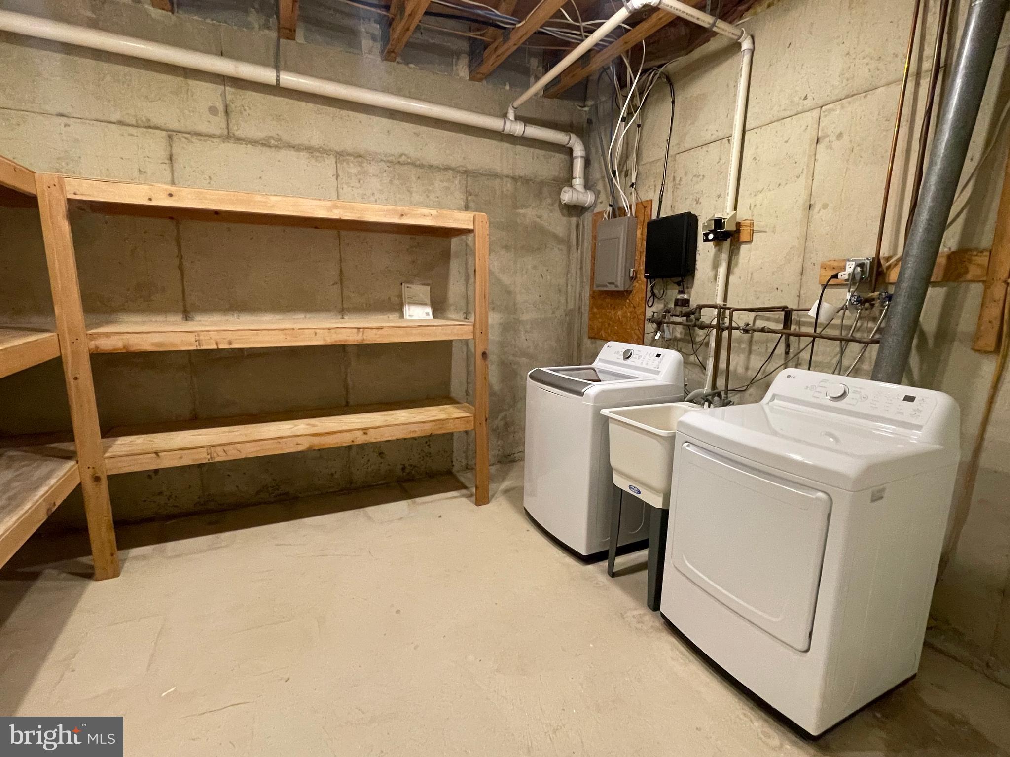 CHERRY TREE KNOLL - Residential Lease