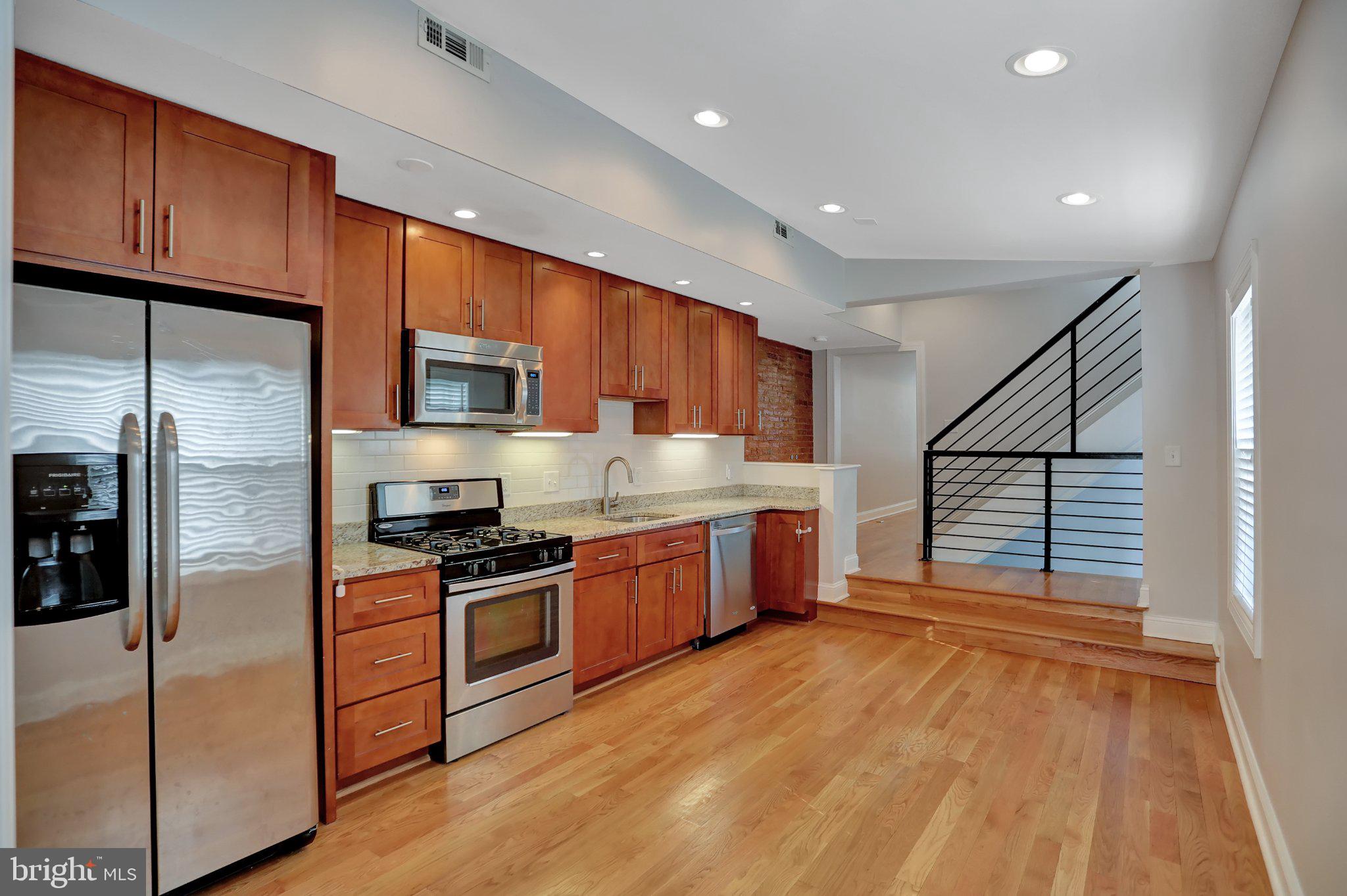 2127 E LOMBARD STREET E 2
