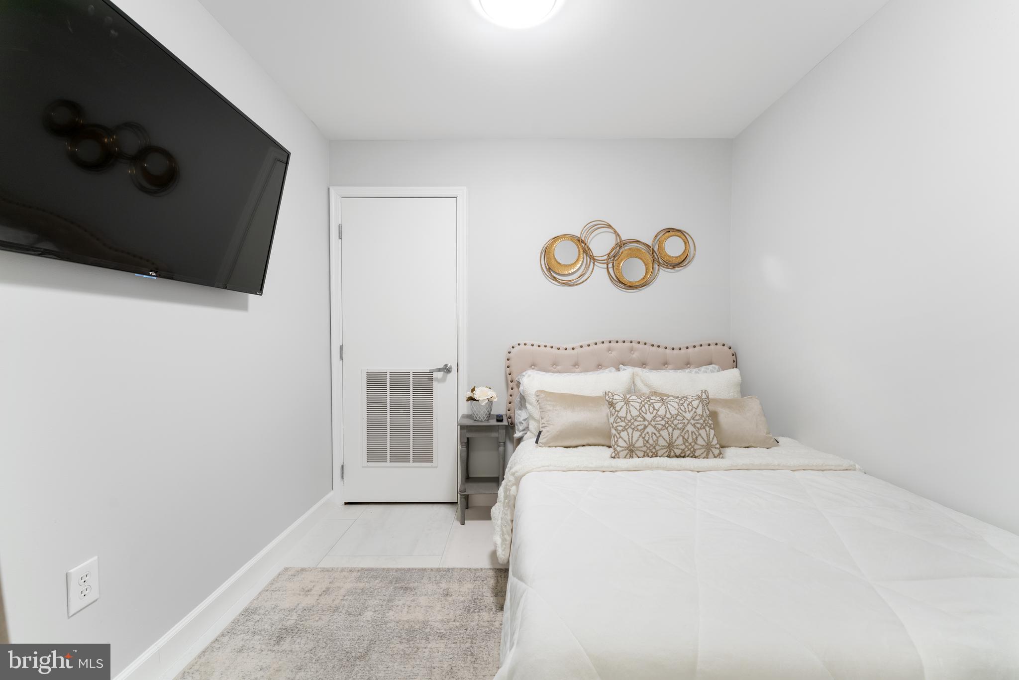 ONE NATIONAL HARBOR CONDOMINIUM - Residential Lease