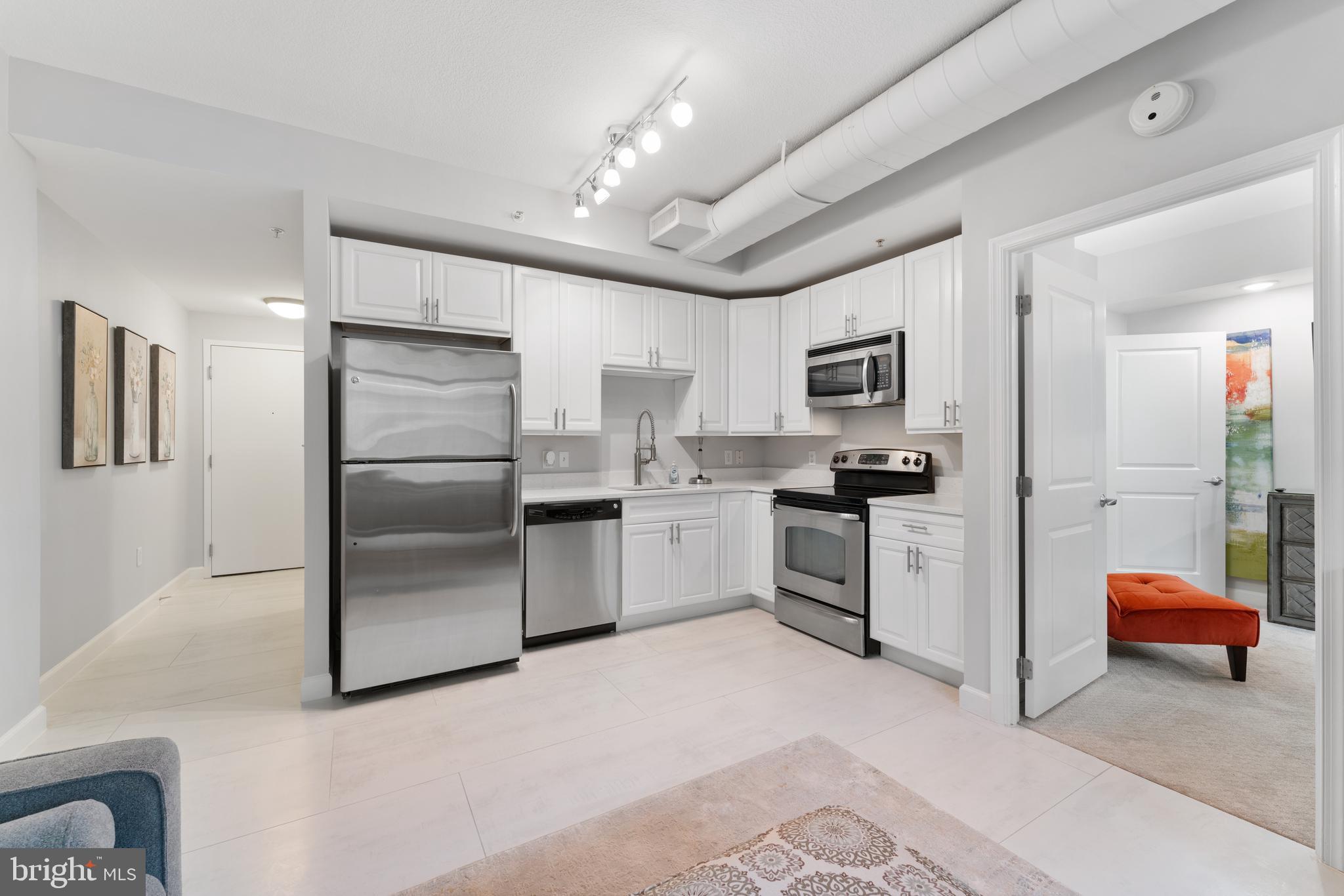 ONE NATIONAL HARBOR CONDOMINIUM - Residential Lease