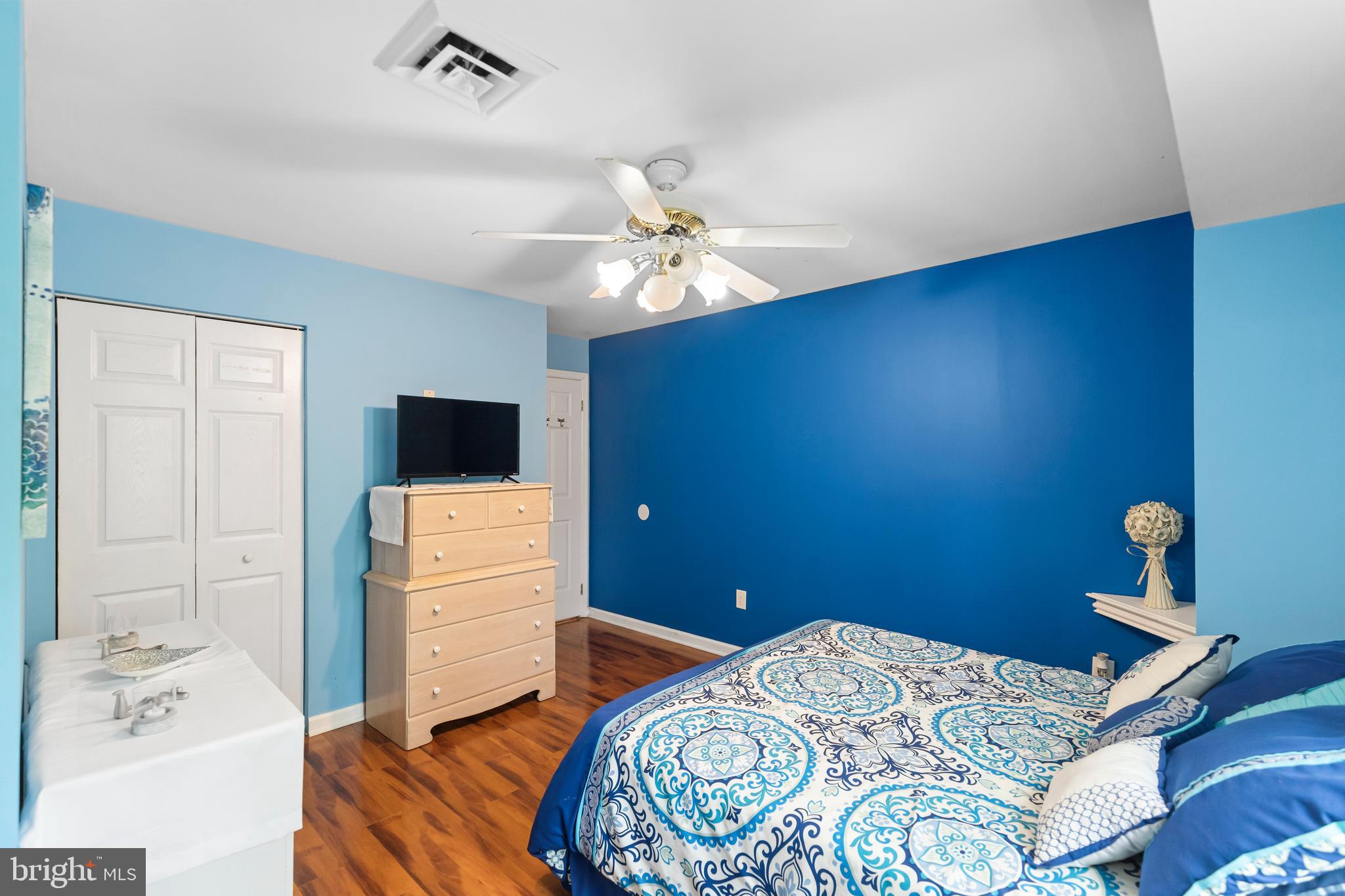 HAMPTON WOODS WEST - Residential