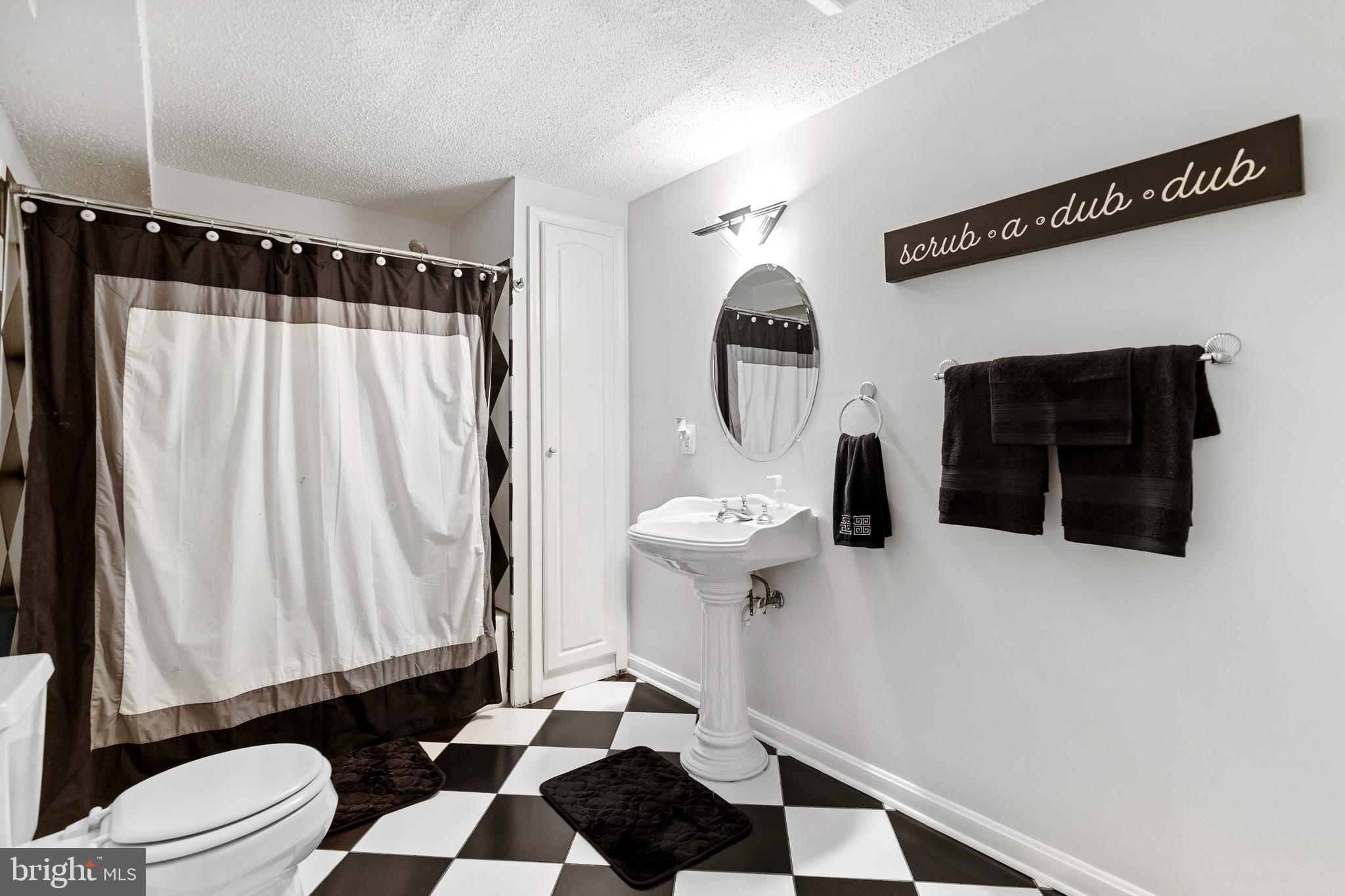 HAMPTON WOODS WEST - Residential