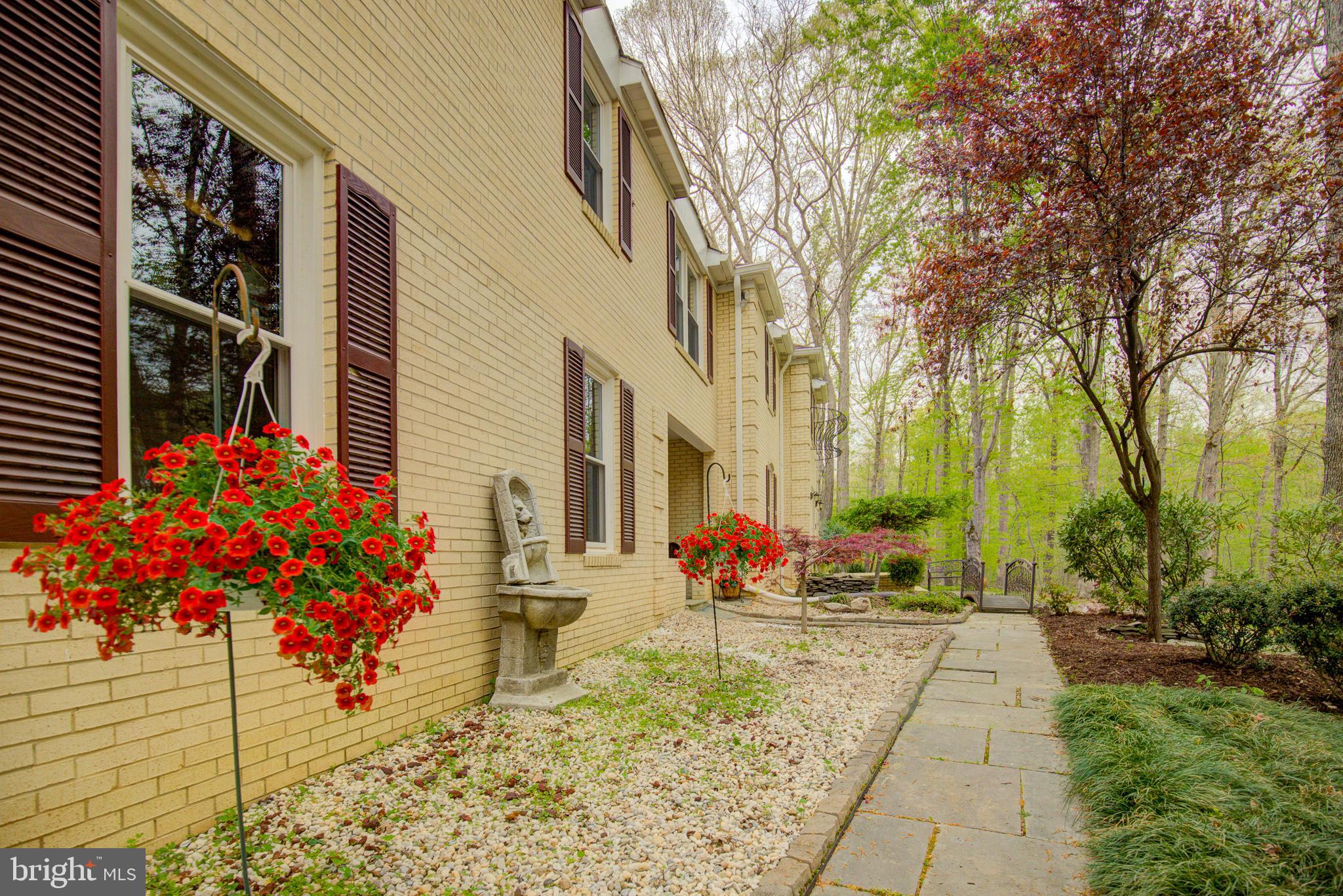 HAMPTON WOODS WEST - Residential