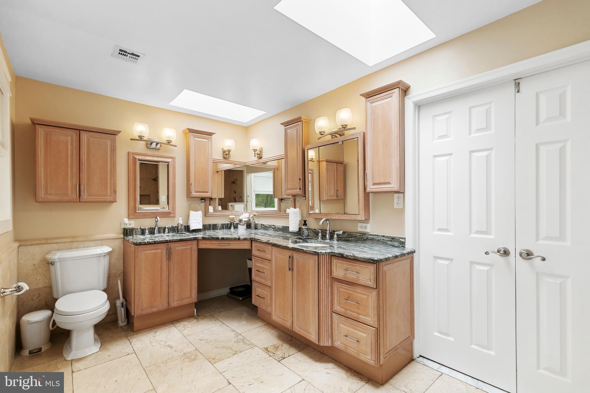 HAMPTON WOODS WEST - Residential