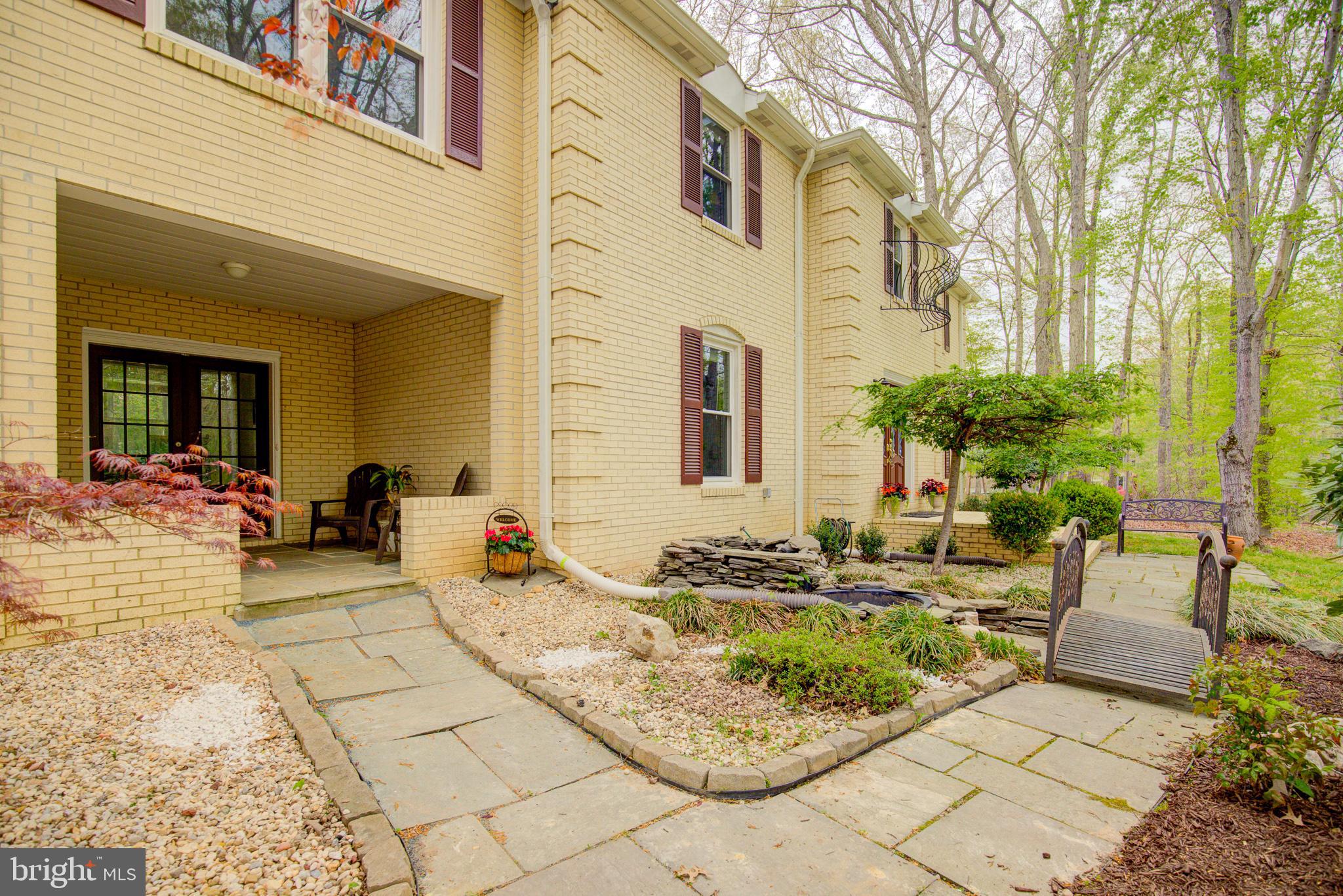 HAMPTON WOODS WEST - Residential