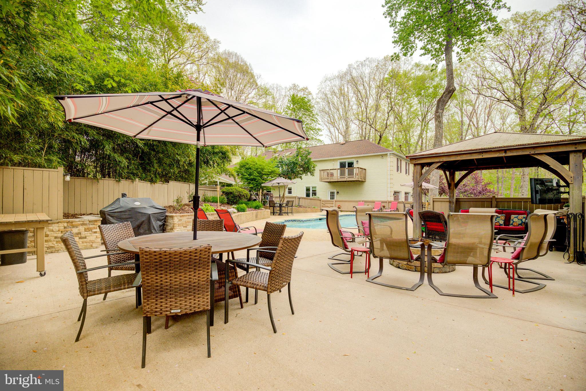 HAMPTON WOODS WEST - Residential