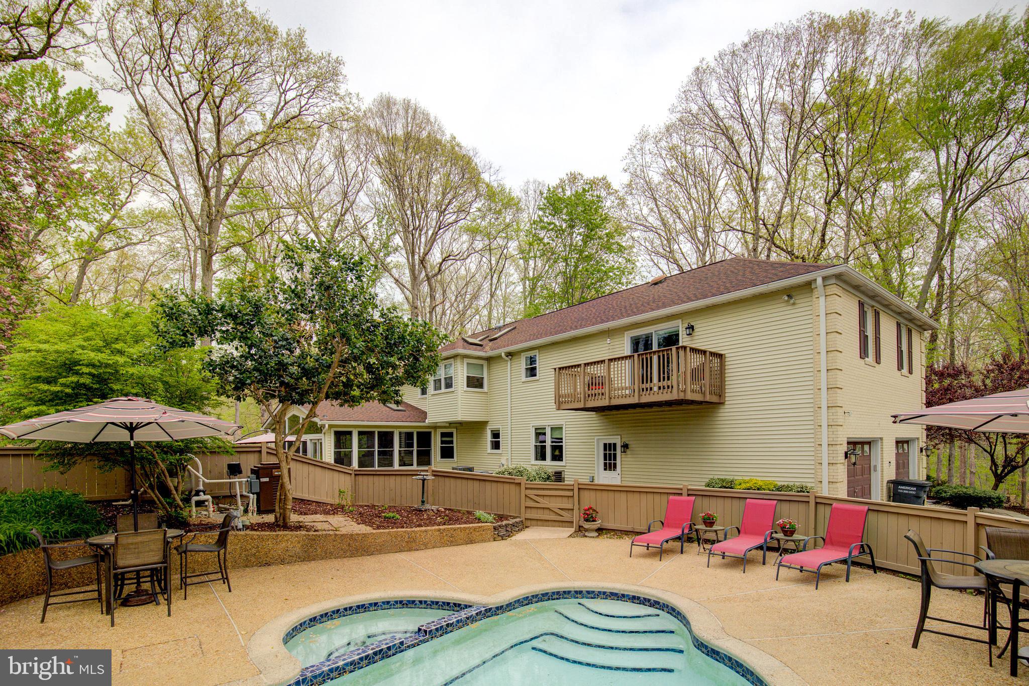 HAMPTON WOODS WEST - Residential