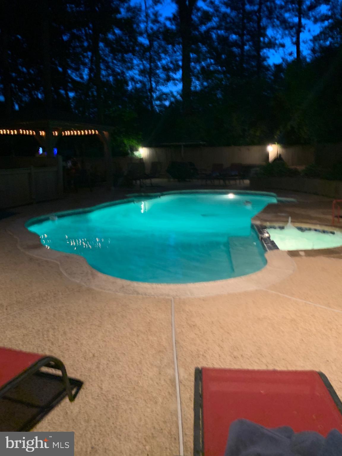 HAMPTON WOODS WEST - Residential