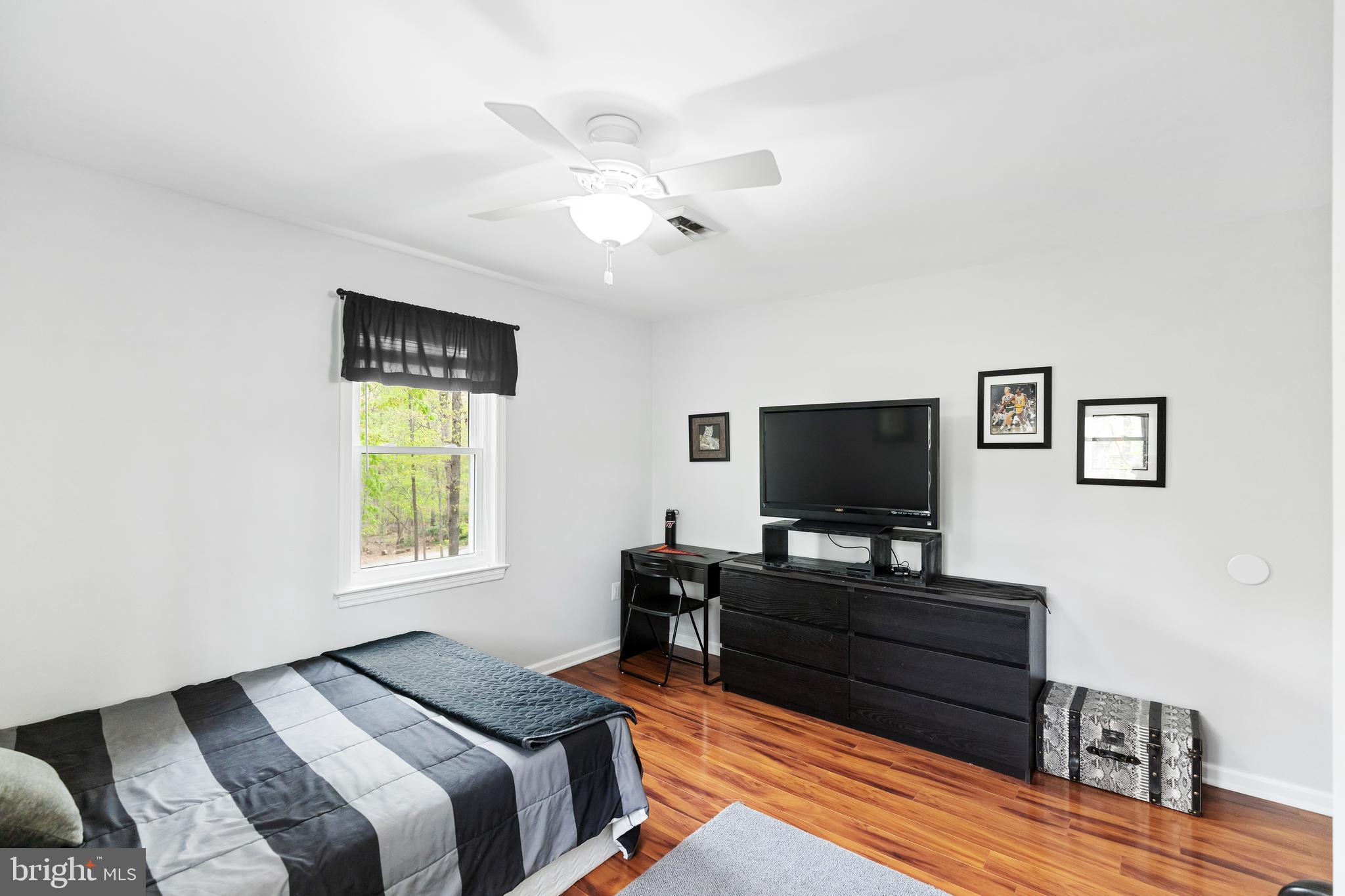 HAMPTON WOODS WEST - Residential