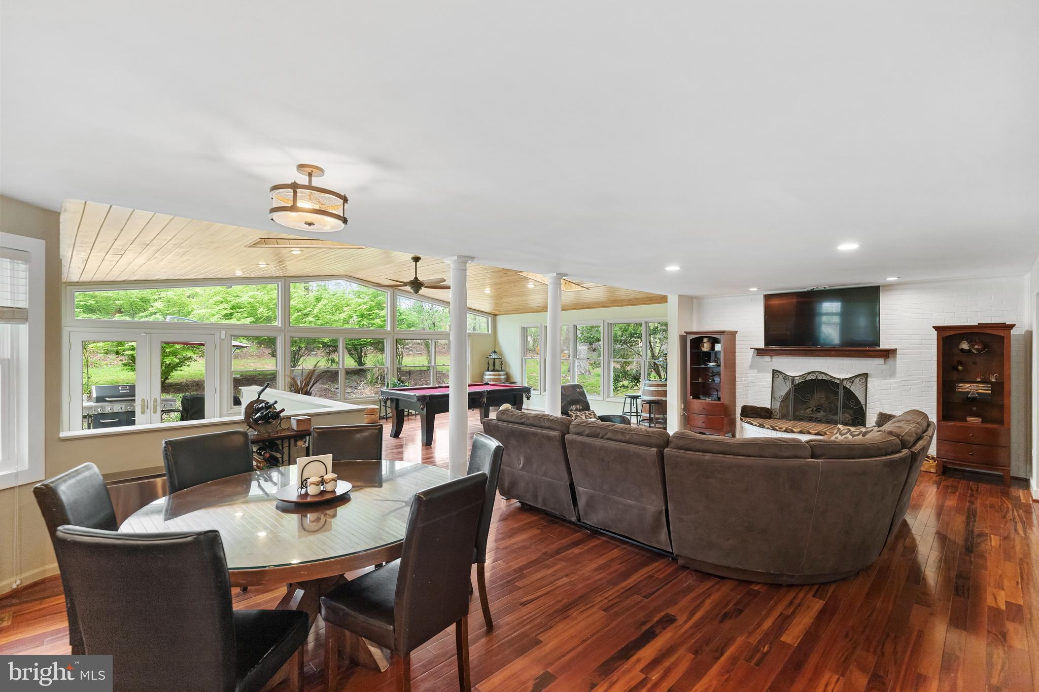 HAMPTON WOODS WEST - Residential