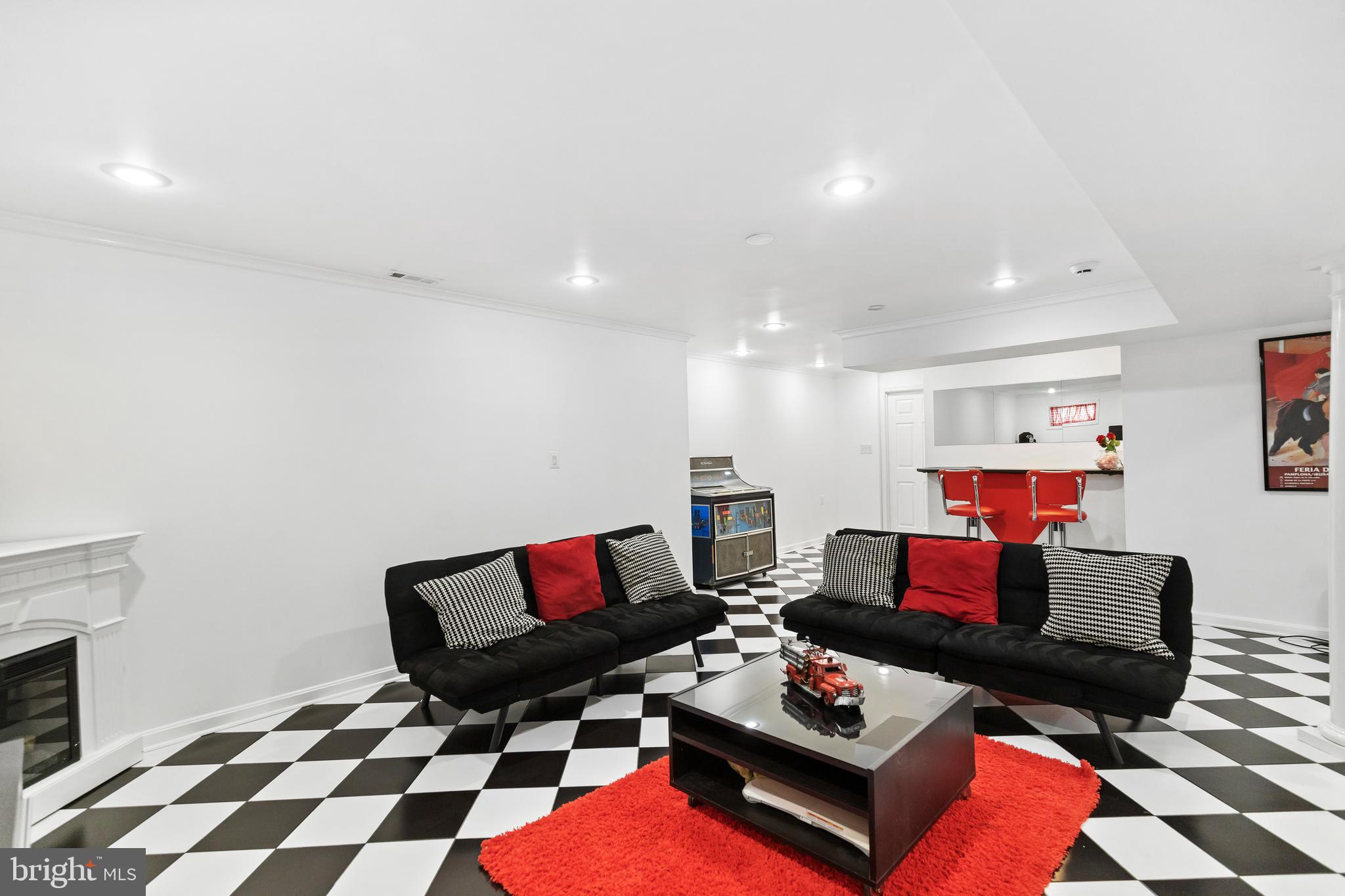 HAMPTON WOODS WEST - Residential