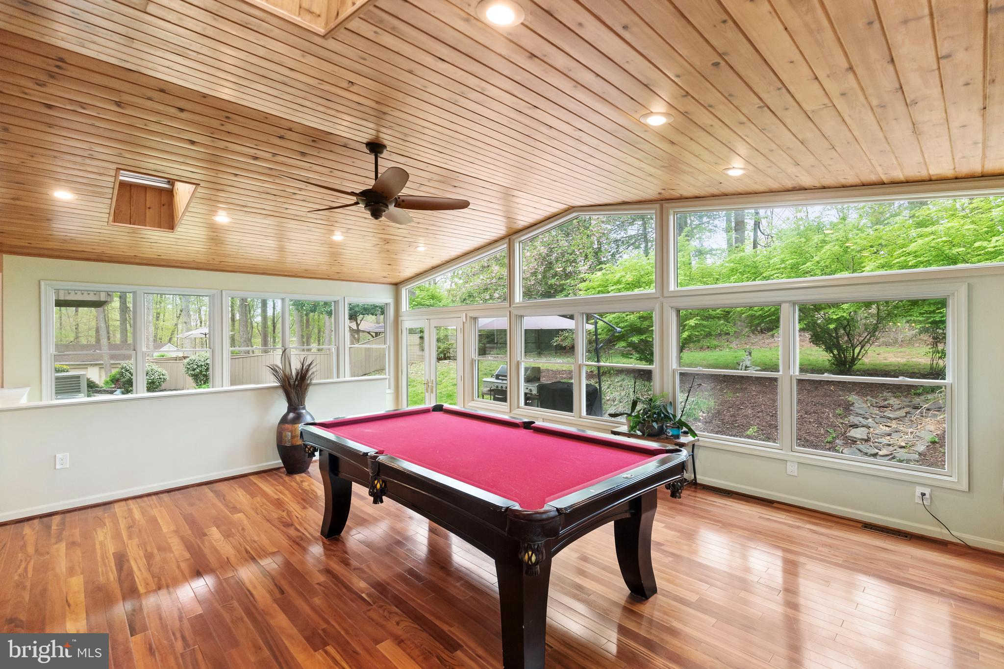 HAMPTON WOODS WEST - Residential