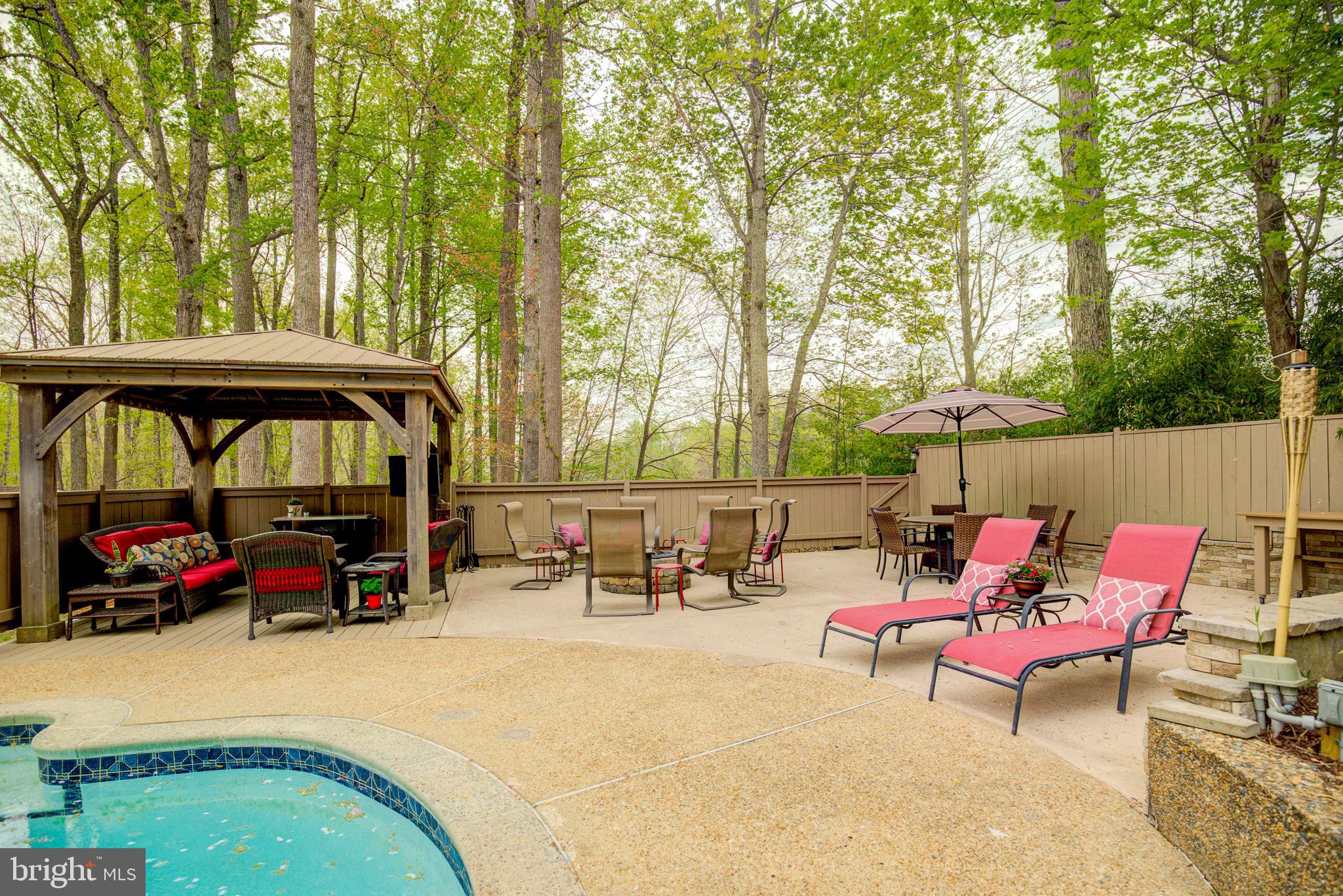 HAMPTON WOODS WEST - Residential