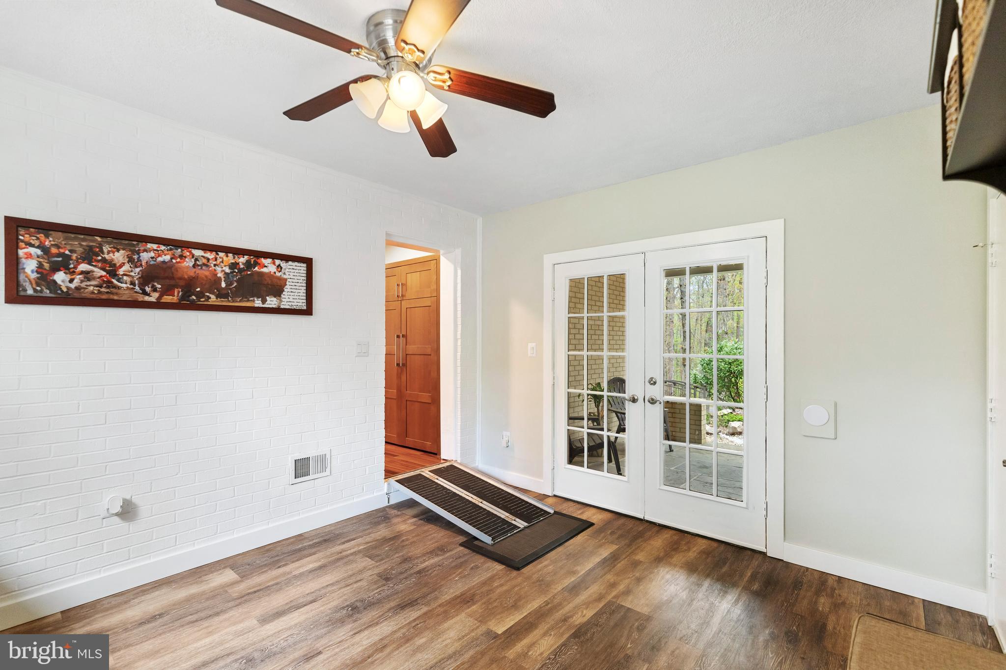 HAMPTON WOODS WEST - Residential