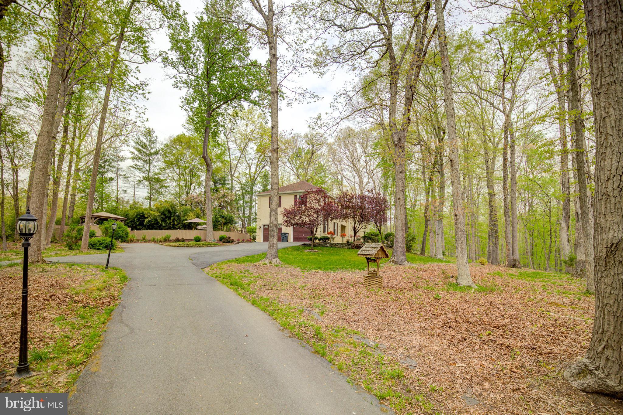 HAMPTON WOODS WEST - Residential