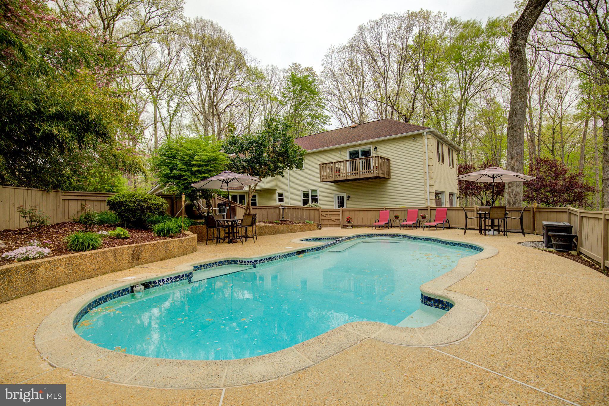 HAMPTON WOODS WEST - Residential