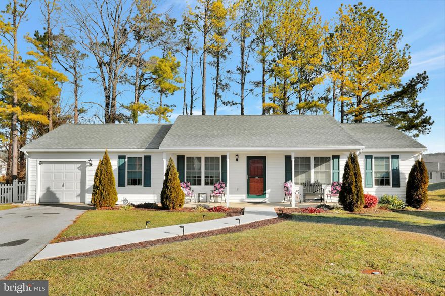 This beautiful home is situated on the best lot!  Cul-de-sac location, fenced back yard, trex deck with vinyl railings, new sidewalk to the front porch.  Immaculate and ready to move in .  Four large bedrooms, two full baths.  Kitchen has granite counter tops, 5-burner stove and pantry.  Natural gas heat, central air.