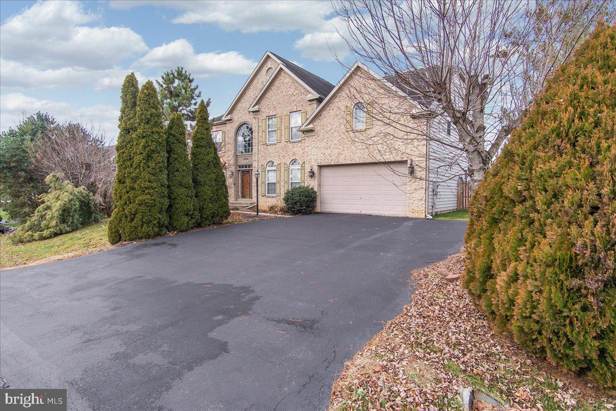 PARADISE MANOR - Residential