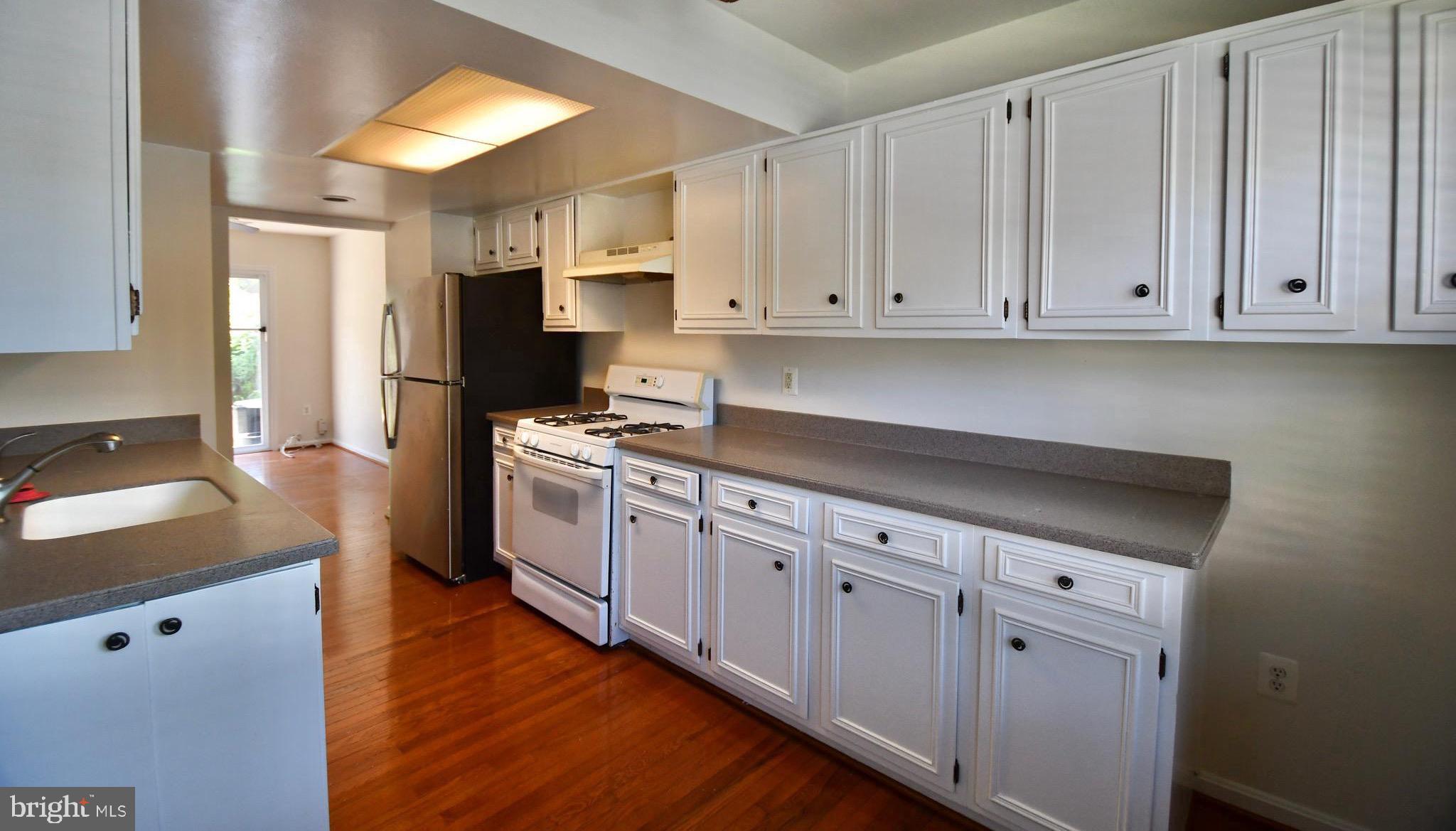 THOUSAND OAKS - Residential Lease