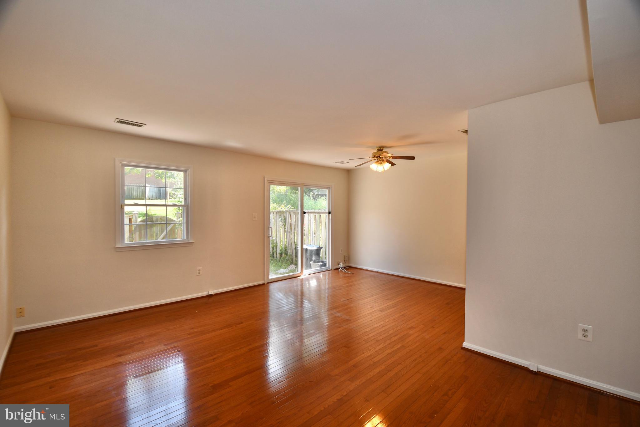 THOUSAND OAKS - Residential Lease