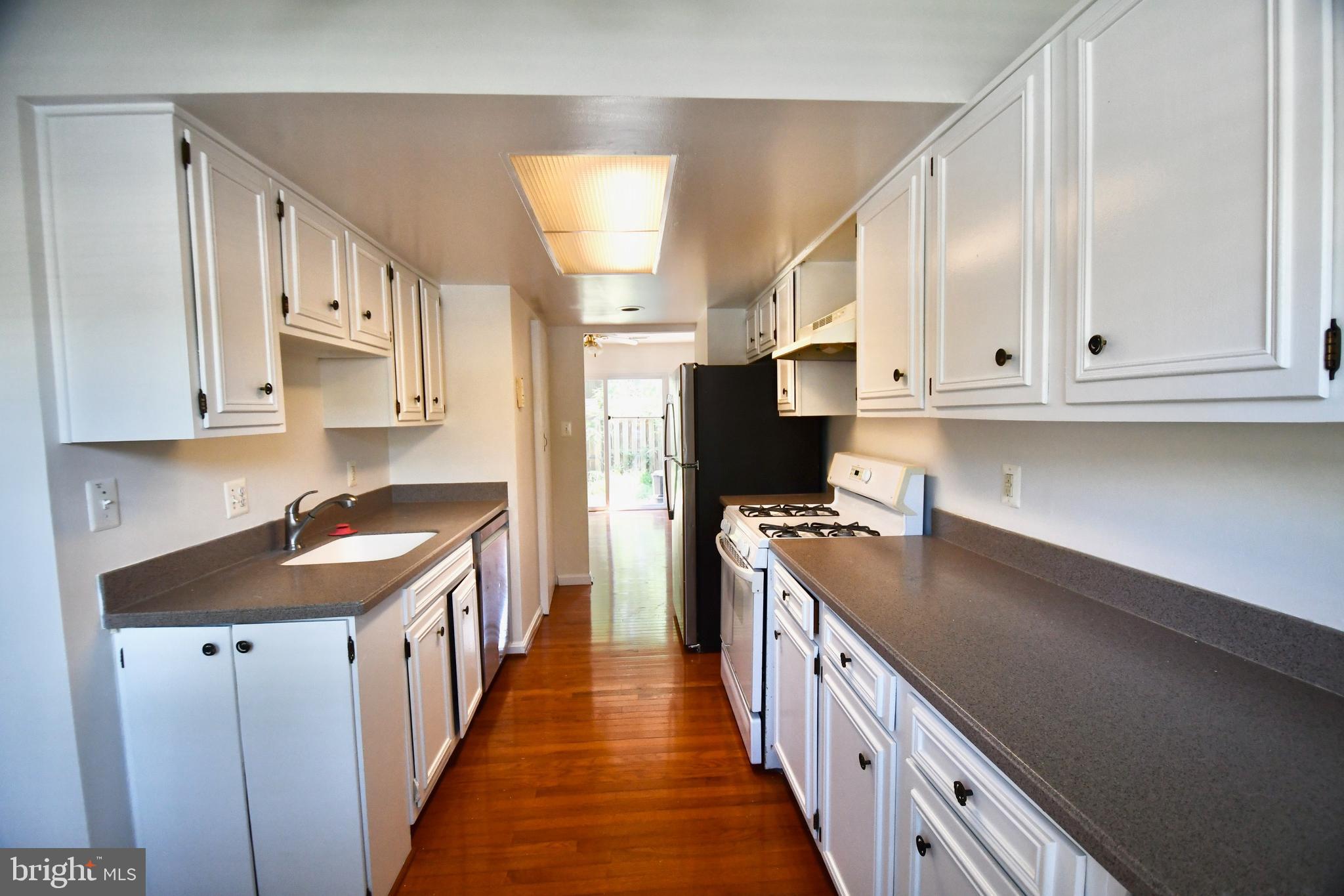 THOUSAND OAKS - Residential Lease