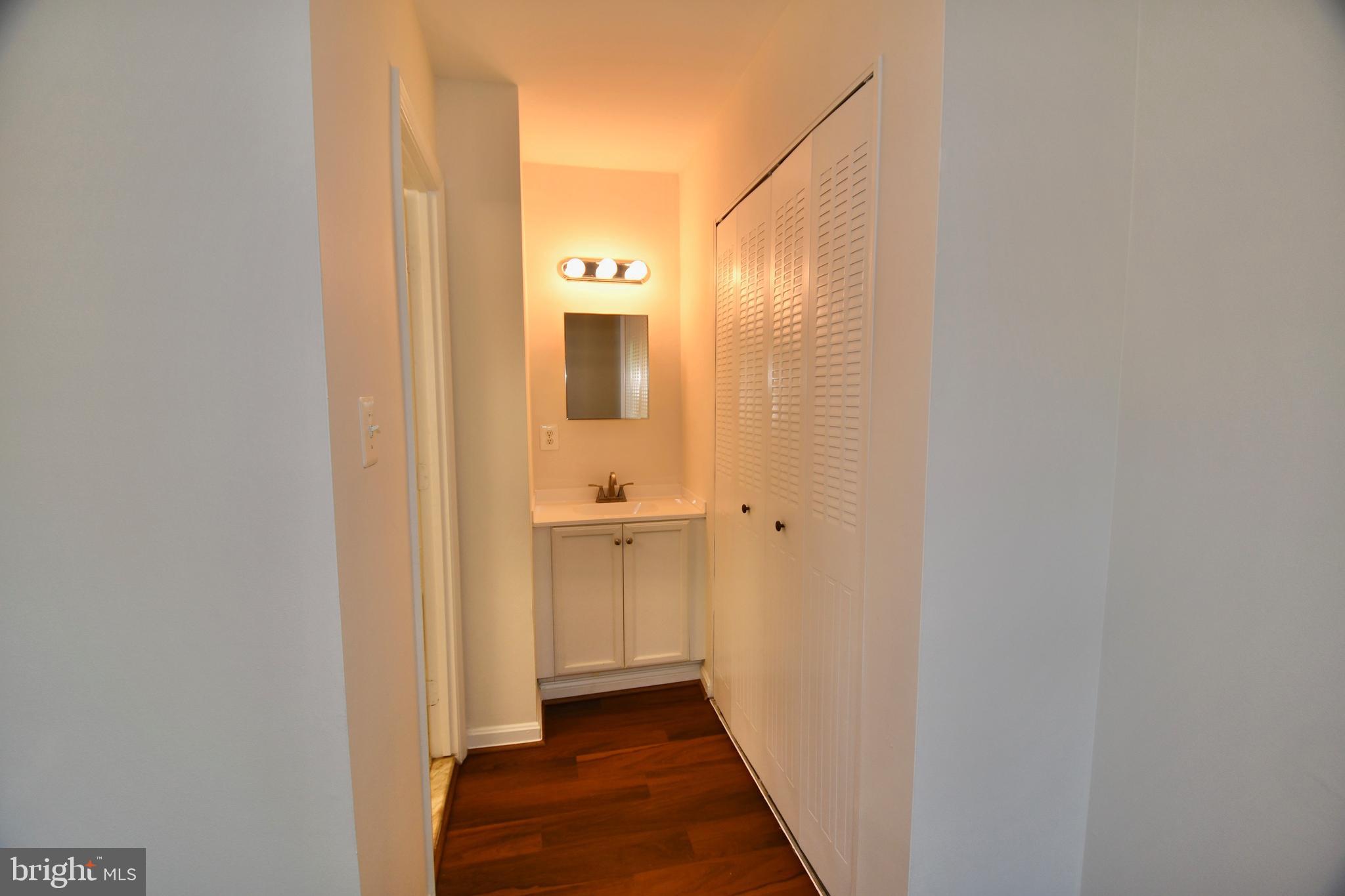 THOUSAND OAKS - Residential Lease